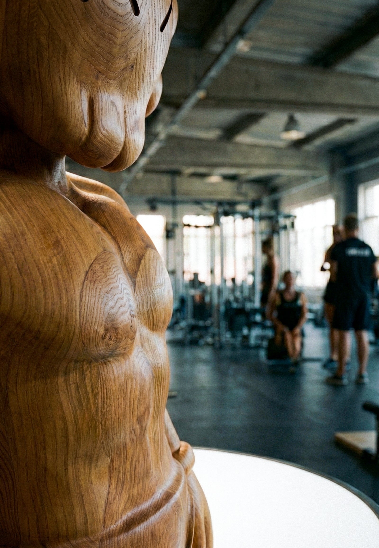 Muscular Wooden Sculpture – Gym & Fitness Art Decor
