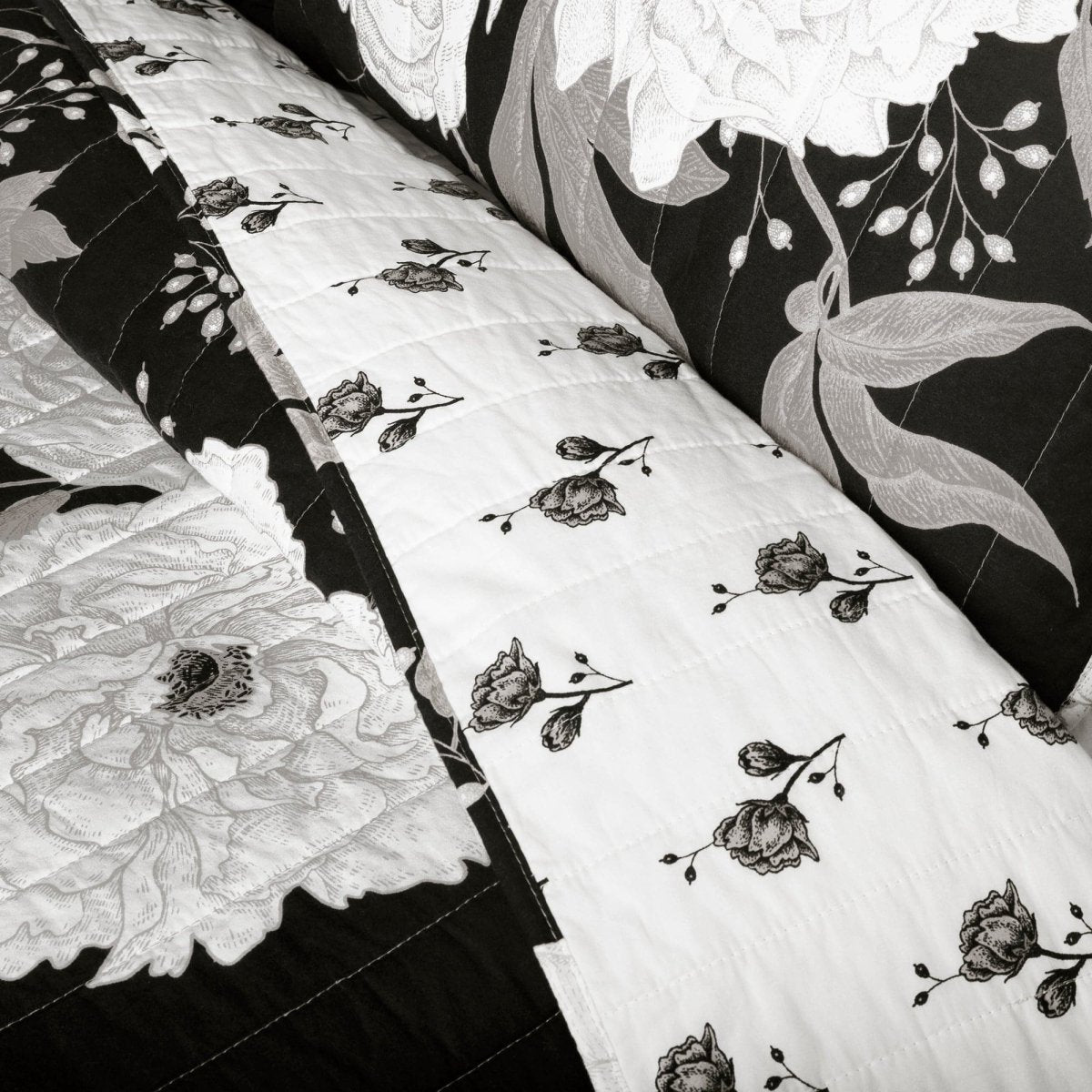 Zinnia Floral 3 Piece Quilt Set