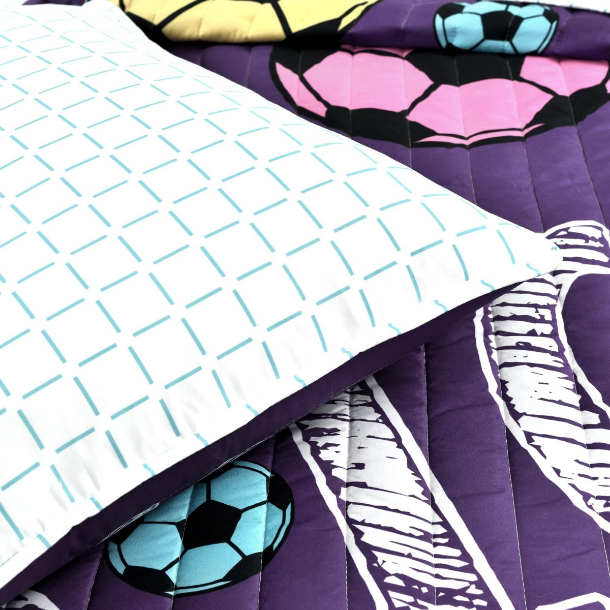 Girls Soccer Kick Quilt Set