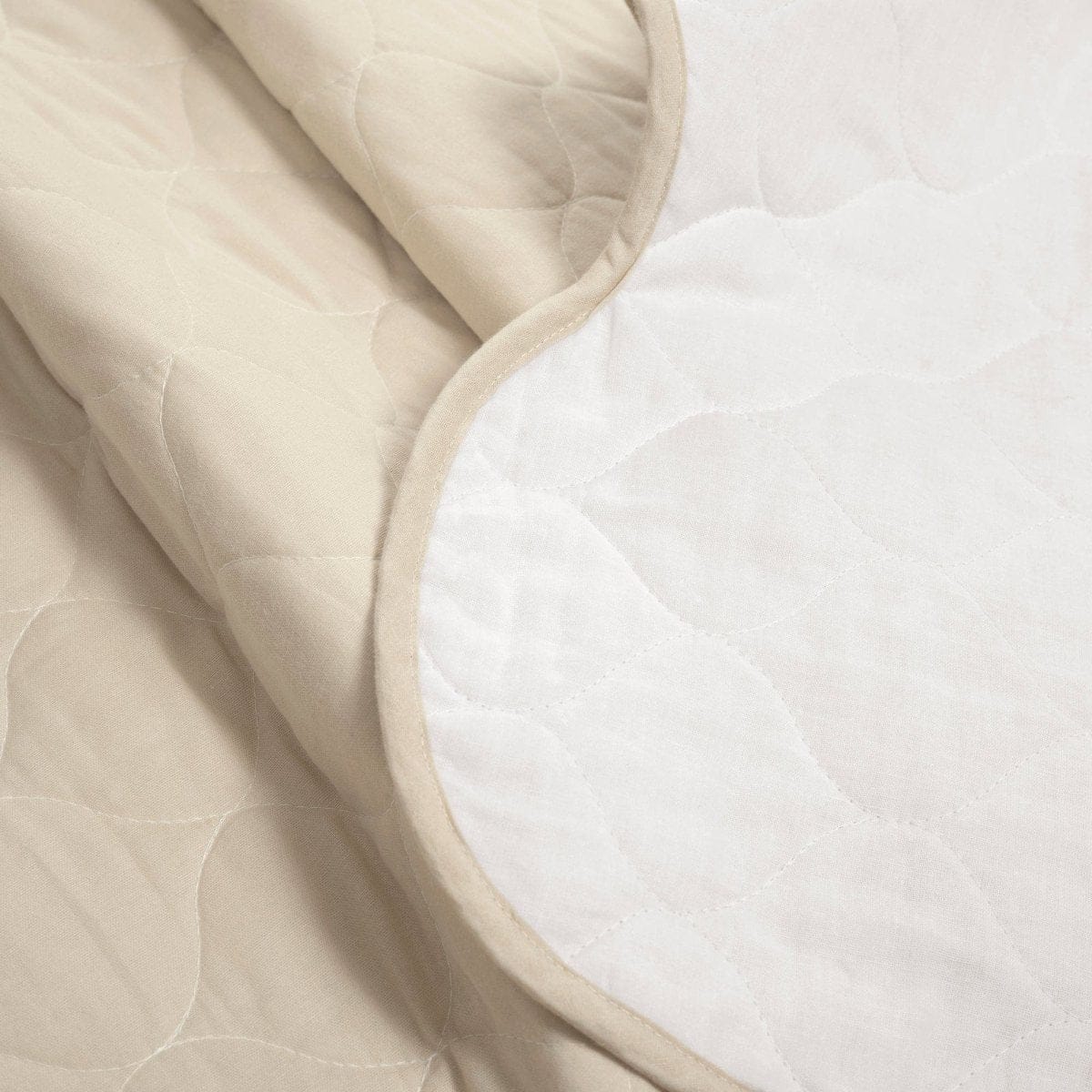 Coastal Chic Scalloped Edge Reversible Quilt 3 Piece Set