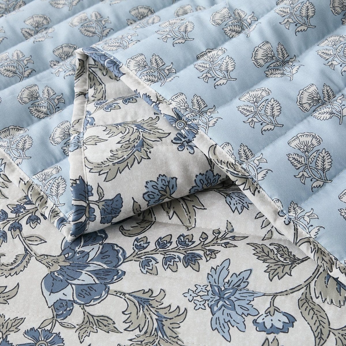 Lillian Block Print Reversible Quilt 6 Set