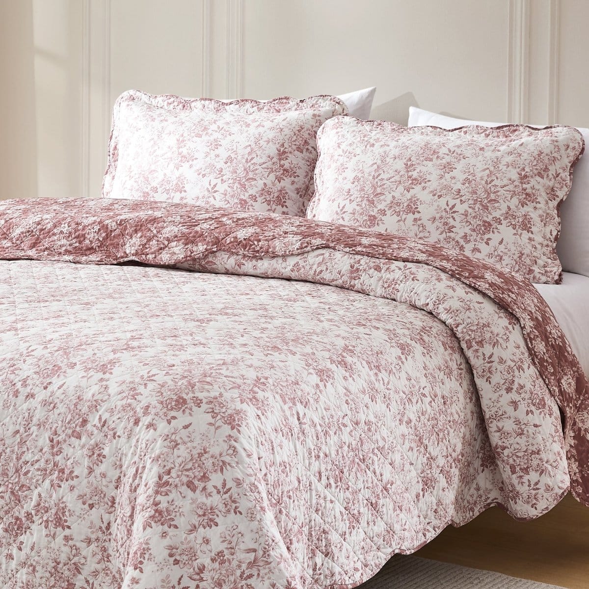 Peony Toile Reversible Cotton Quilt Set