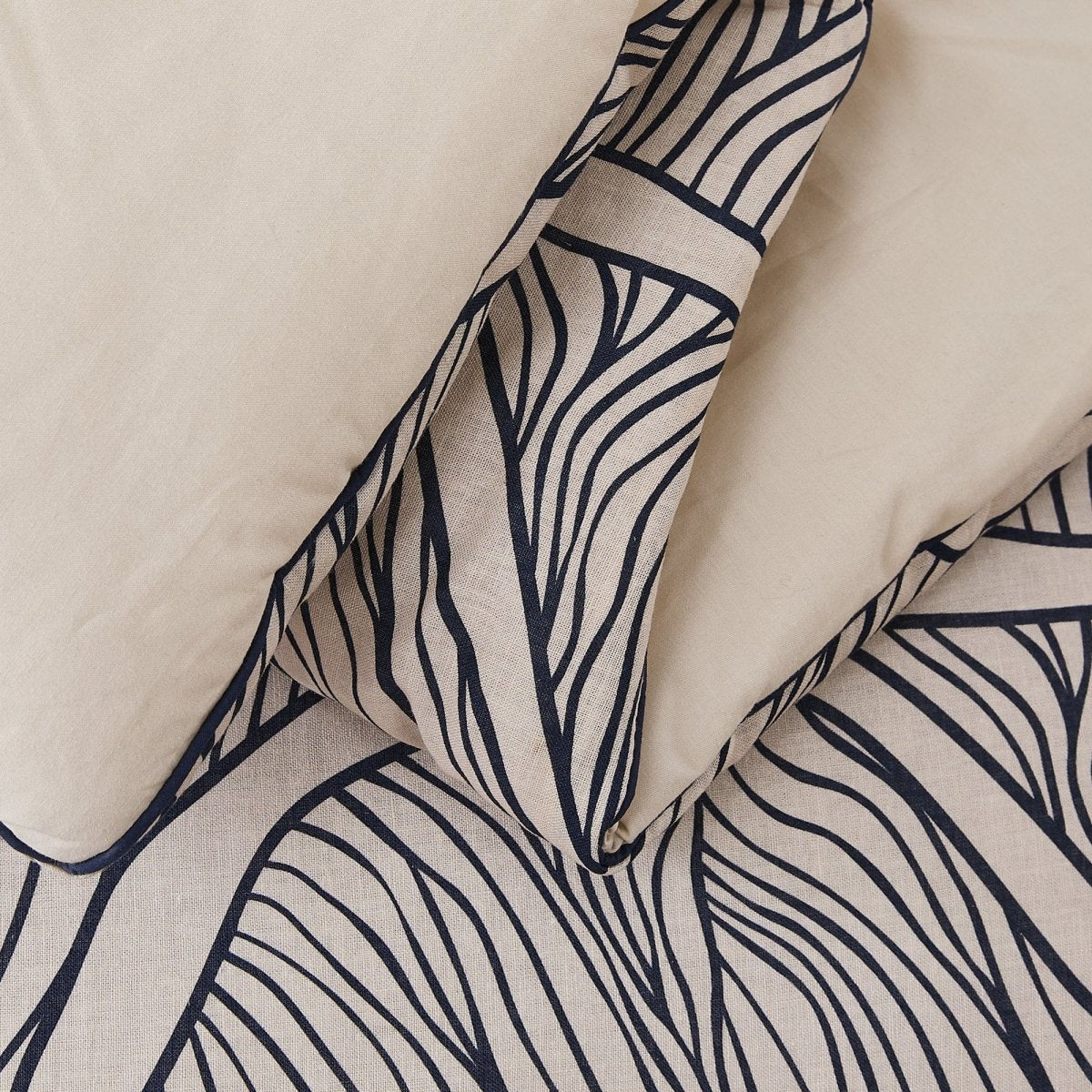 Umbra Bloom Comforter Set