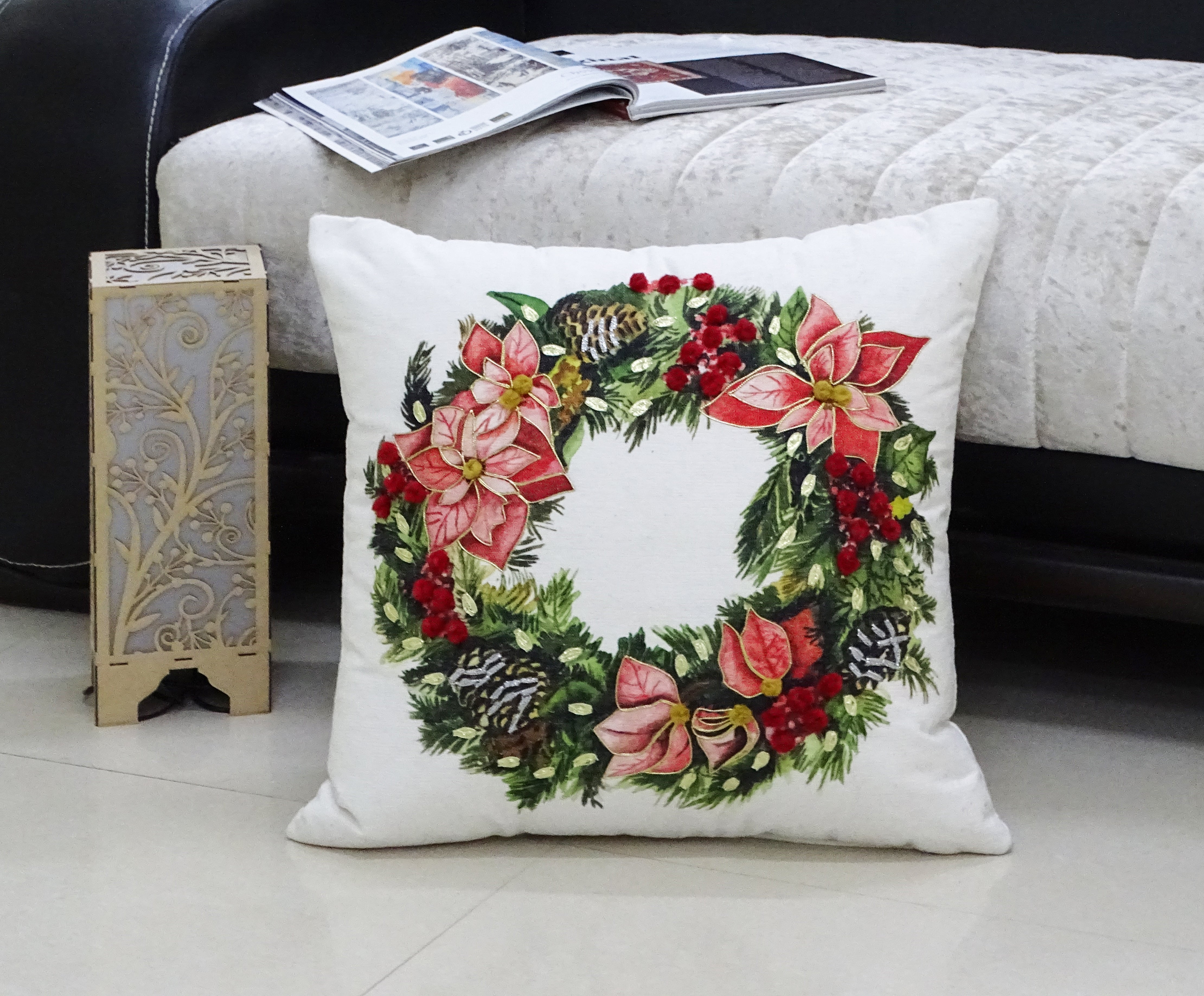 Christmas Wreath Decorative Throw Pillow 20" x 20"