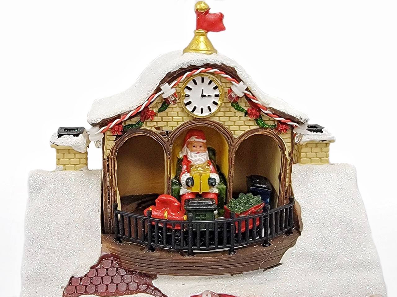 Santa's Workshop Christmas Miniature. Christmas Village F07M3-28B-4