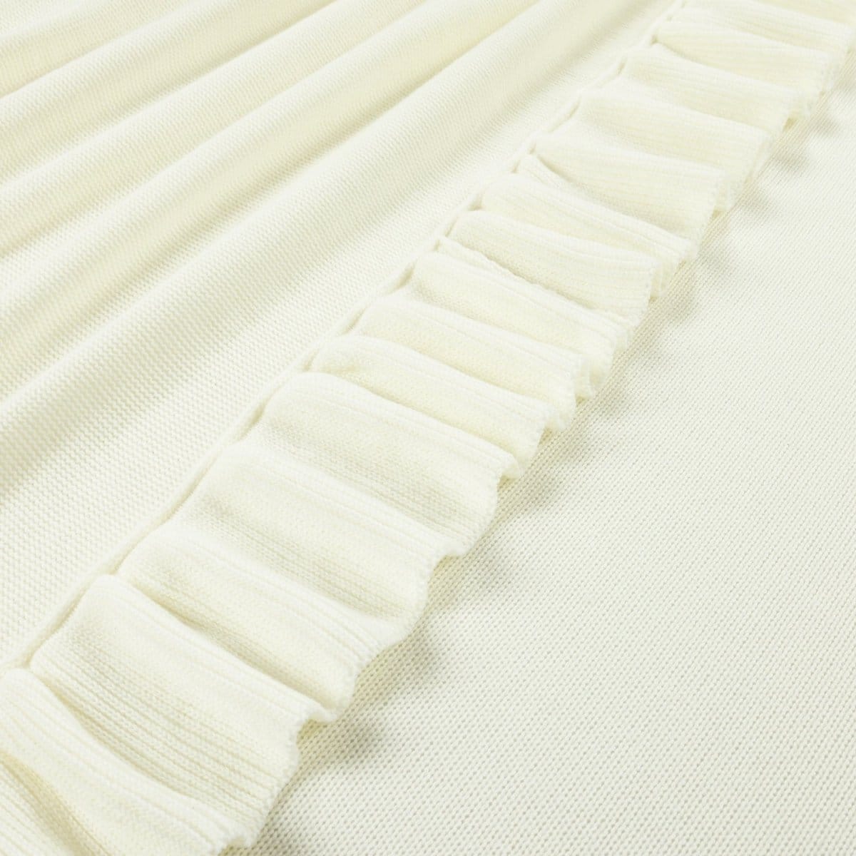 Reyna Soft Knitted Ruffle Blanket/Coverlet