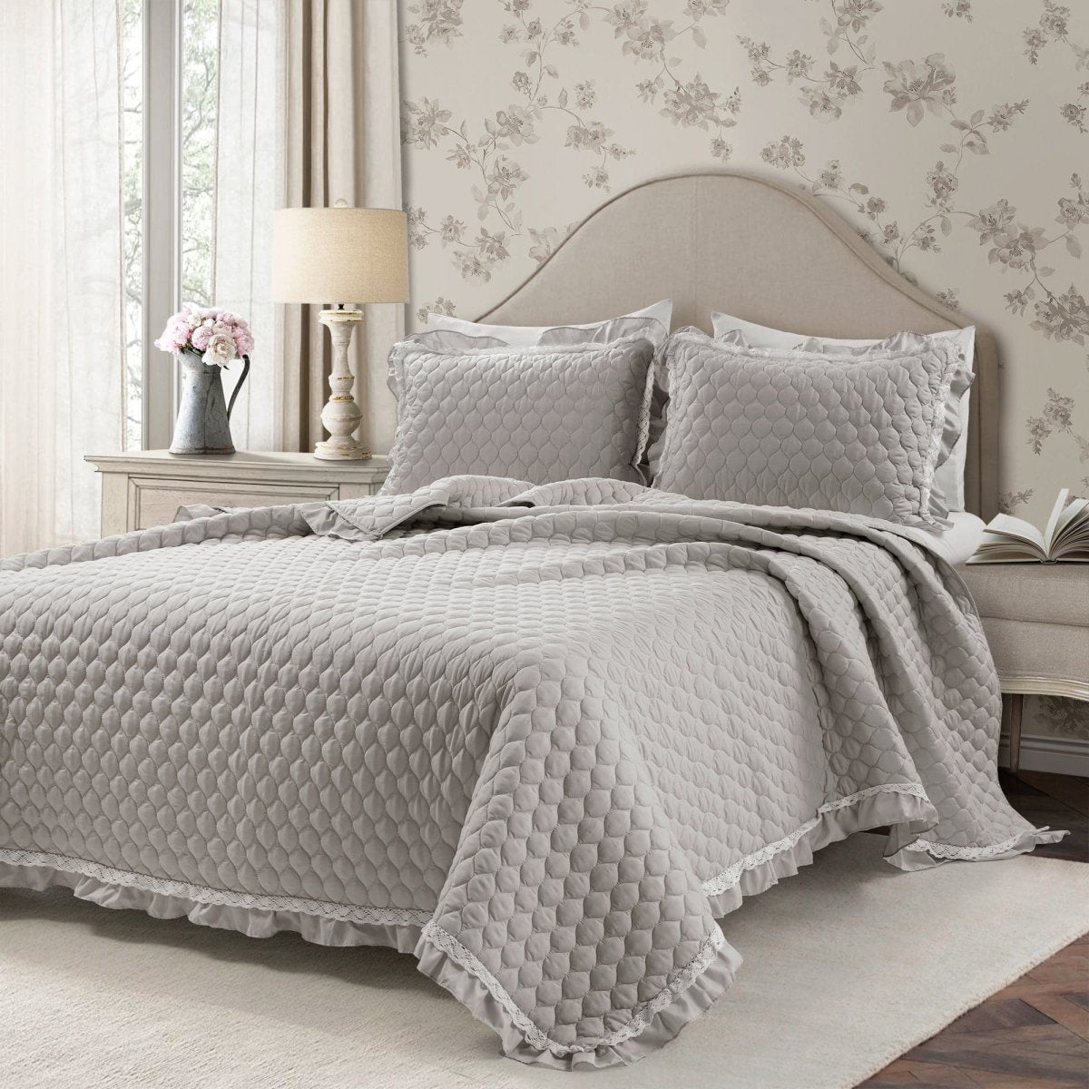 Ella Ruffle Lace 3 Piece Quilt Set