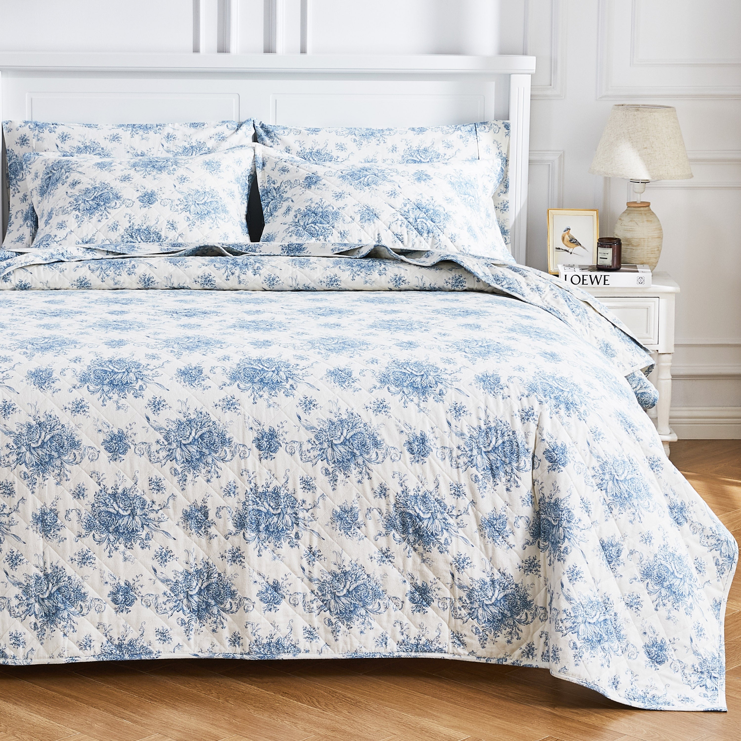 Petit Toile Cotton Flannel Quilt Set