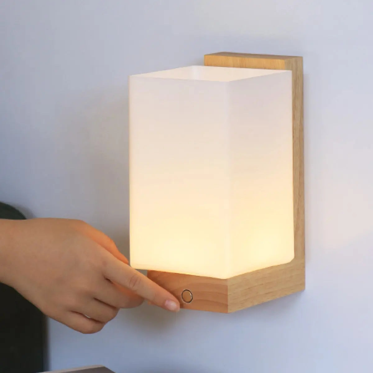 Bowie Rechargeable Wooden Wall Lamp – Cordless, Dimmable, and Stylish Lighting-1