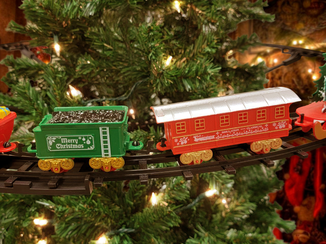 Christmas Train with Christmas Tree Stand F07M4-35-W268-2