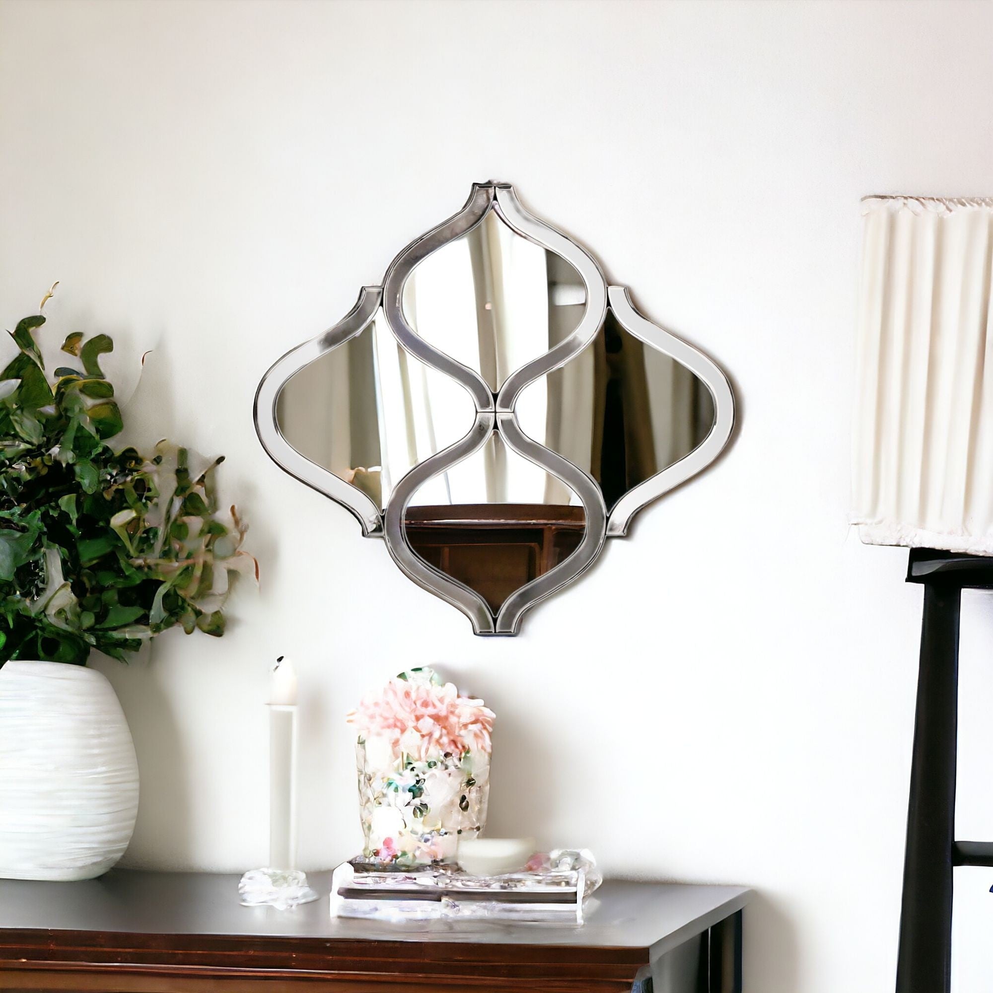 Interlocking Mirrored Curved Shapes With Beveled Edge-0