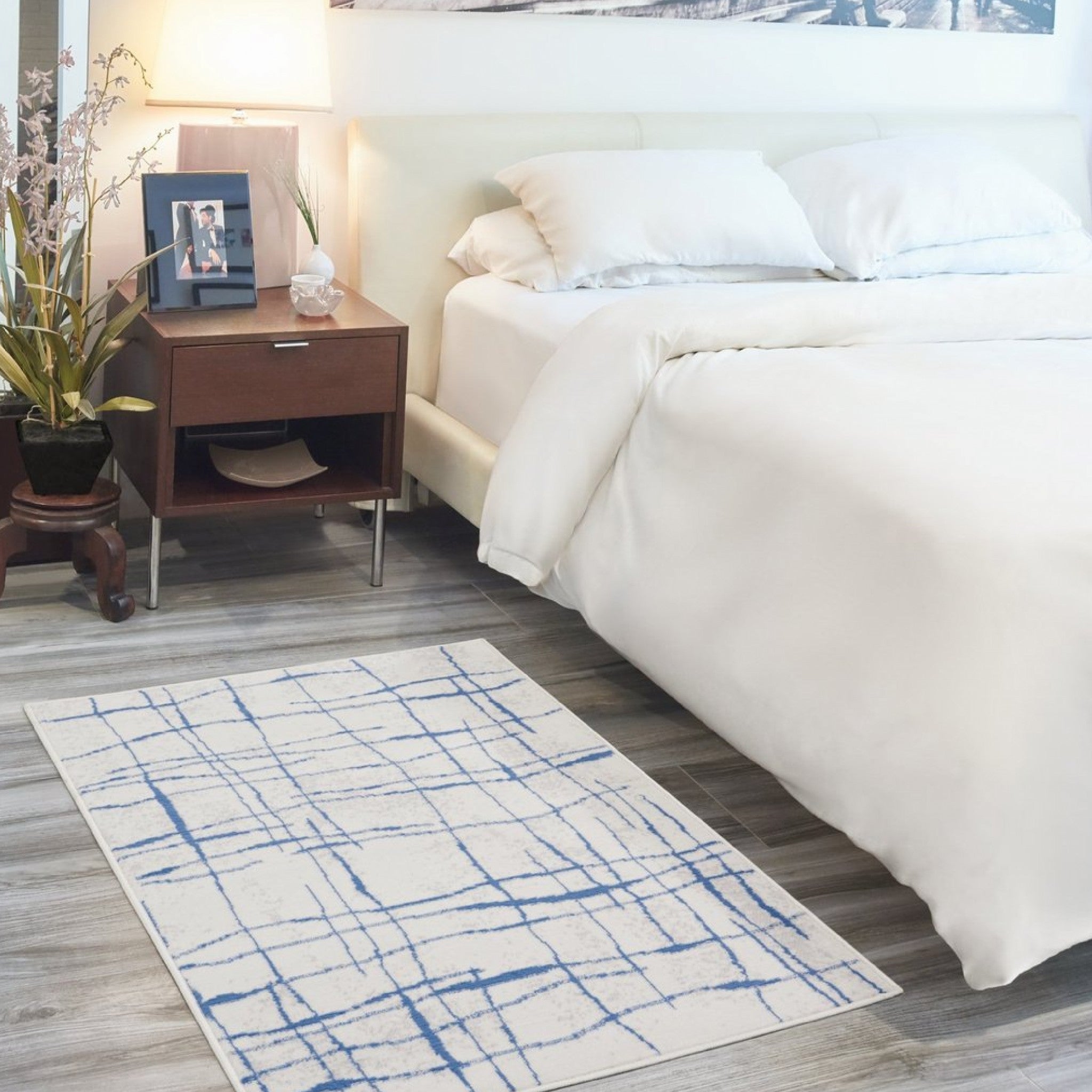 5' X 7' Blue And Ivory Abstract Dhurrie Area Rug-6