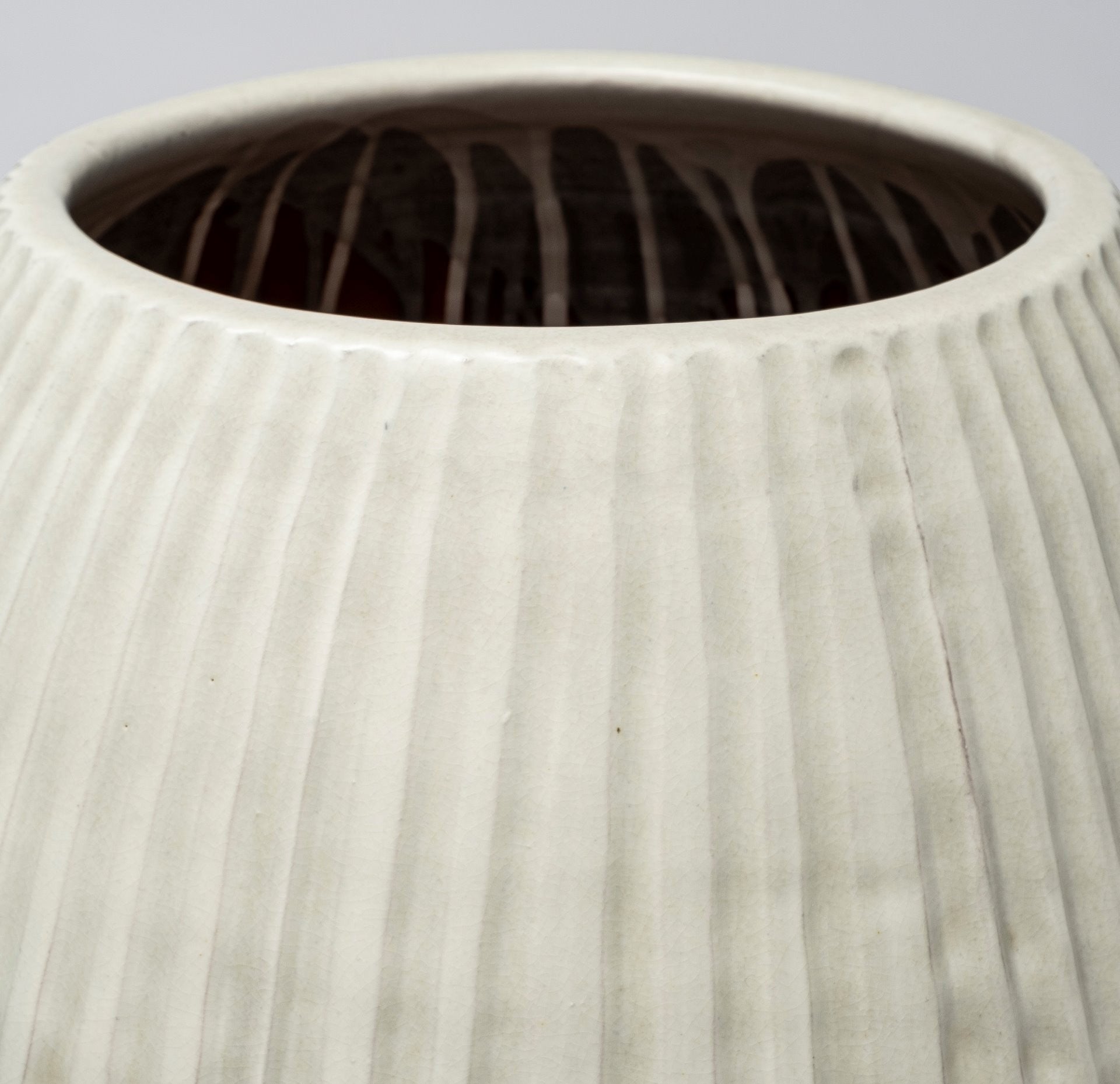 White Embossed Stripes Ceramic Vase-7