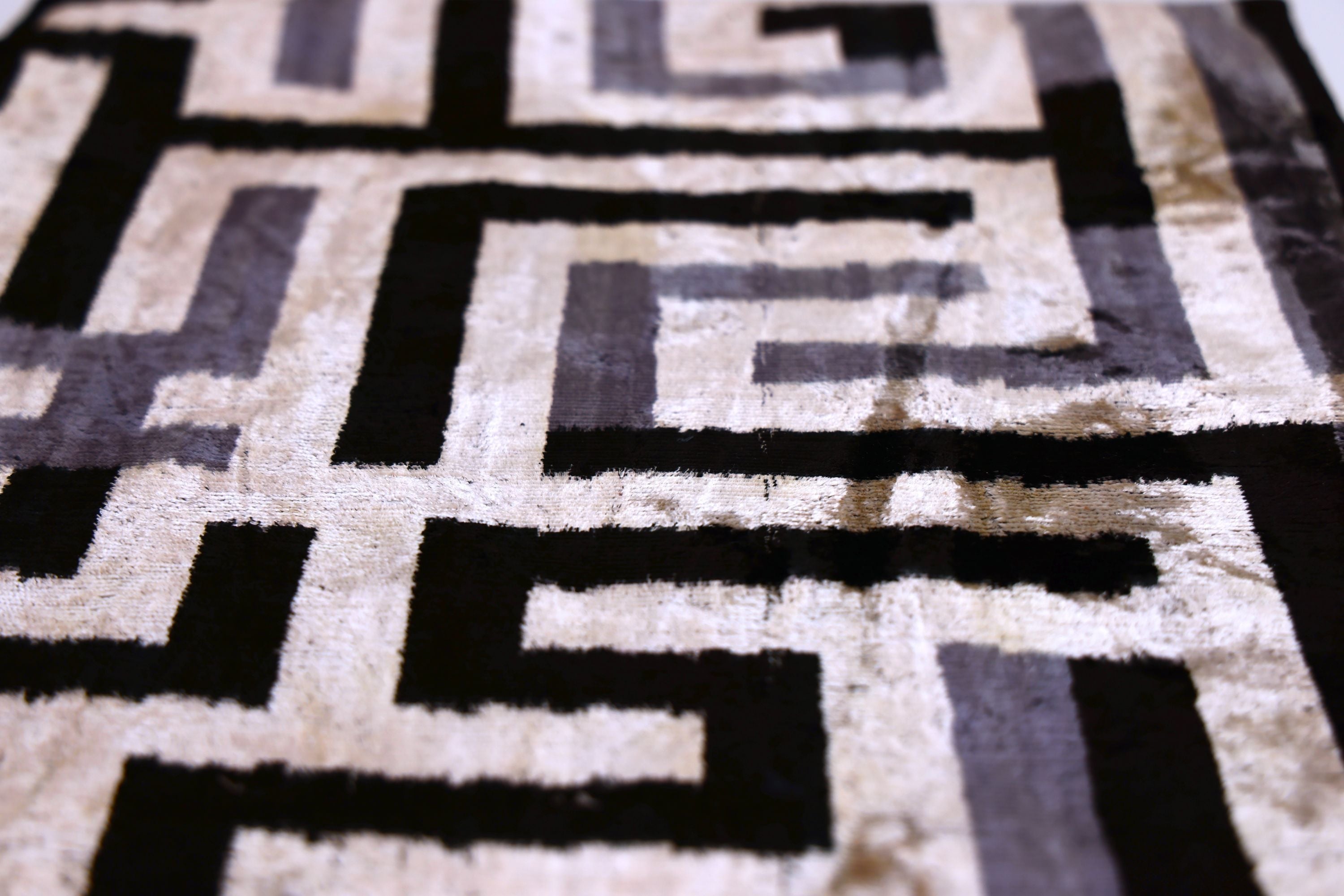 Hand-Knotted Geometric Maze Silk Velvet Pillow - 20x20 Black & Silver