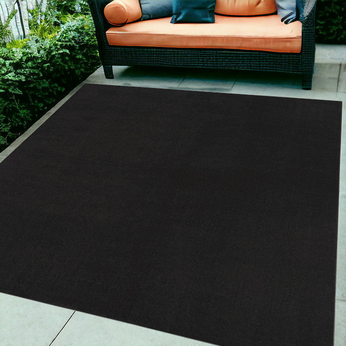 7' X 10' Black Stain Resistant Indoor Outdoor Area Rug-0