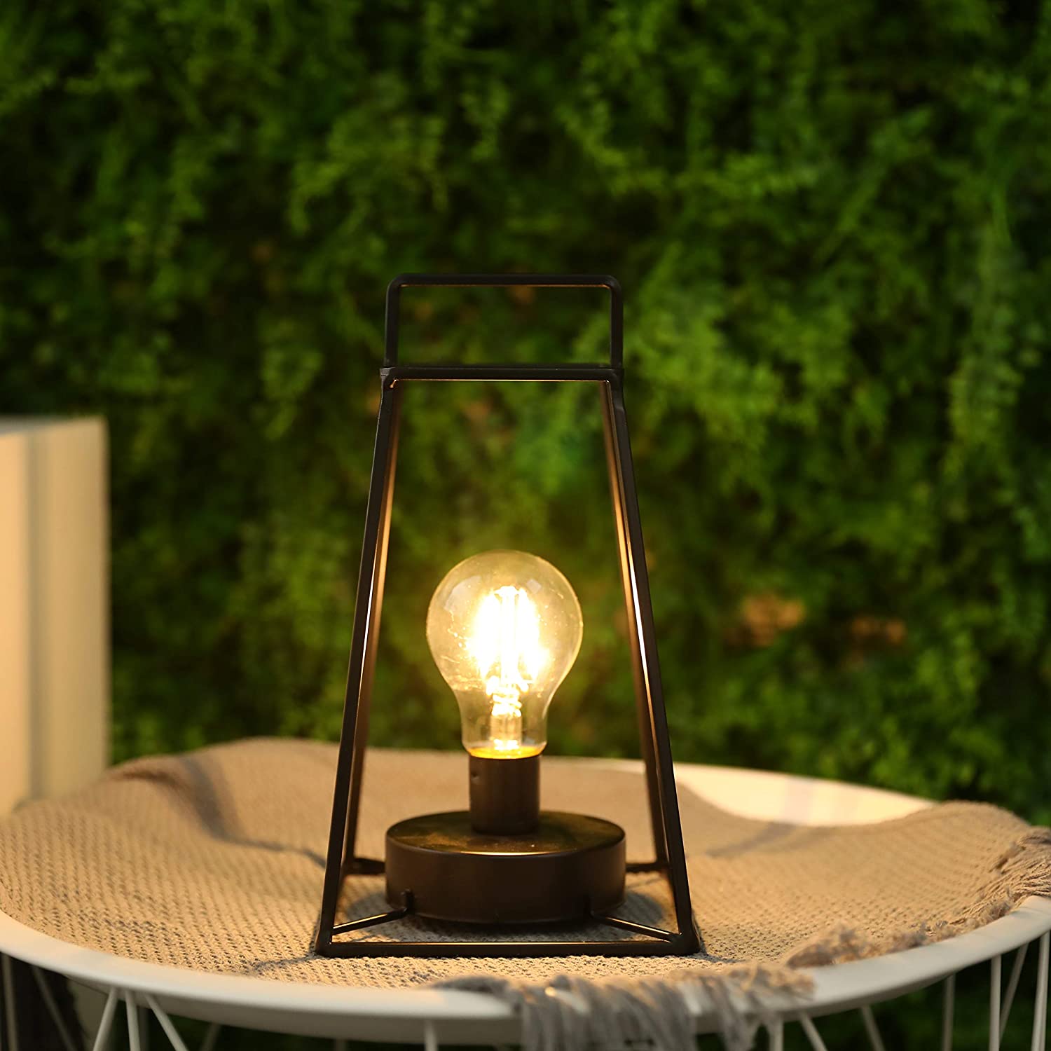 11.5’‘High Retro Style Geometric Table Lamp-0