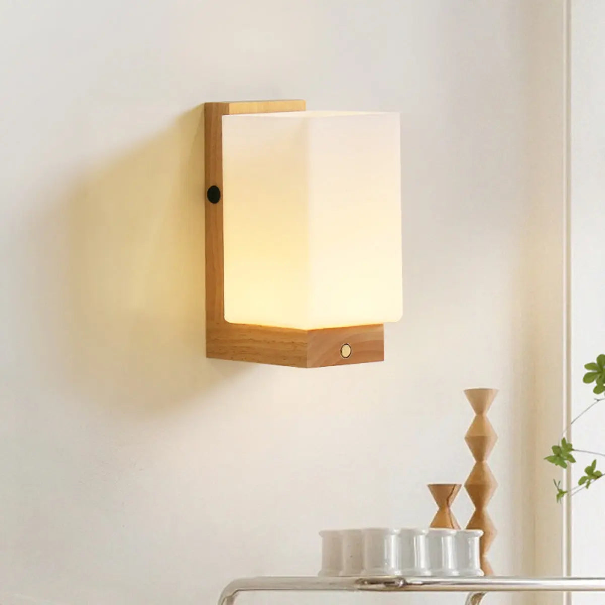 Bowie Rechargeable Wooden Wall Lamp – Cordless, Dimmable, and Stylish Lighting-4