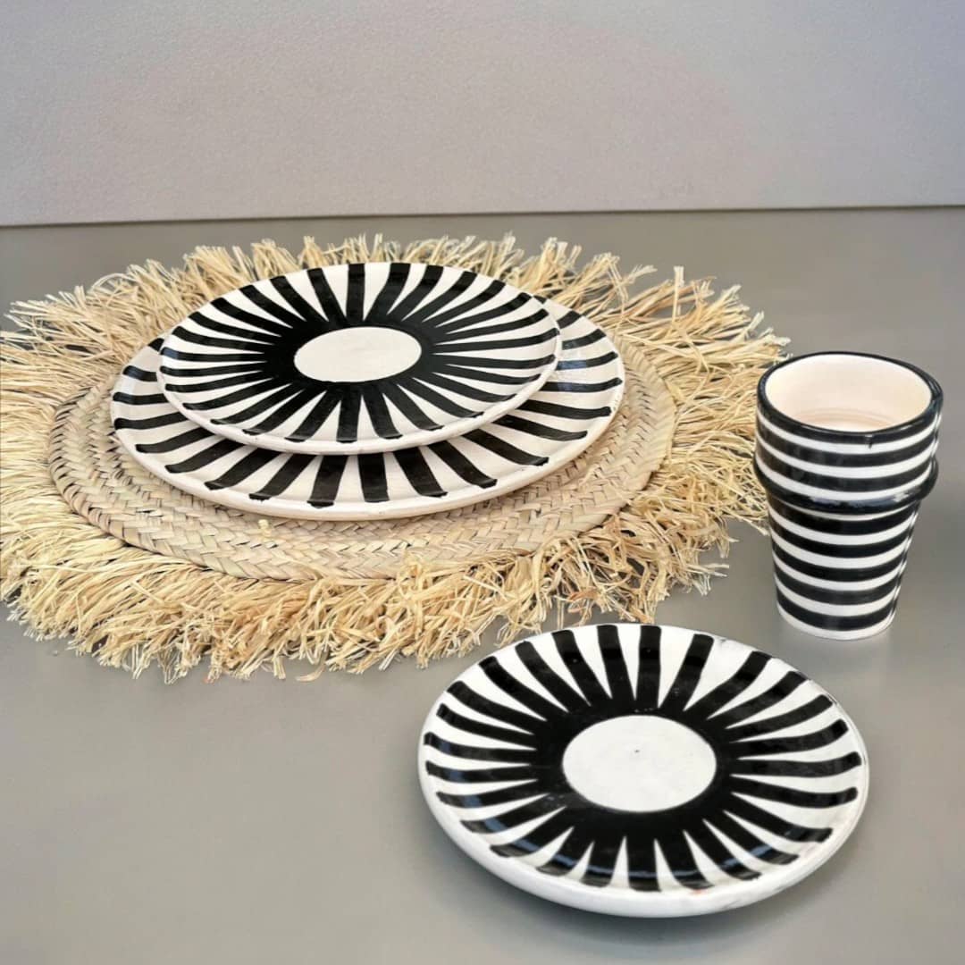 Black Sun Plate Set - Vibrant Dinnerware for Summer Dining-2