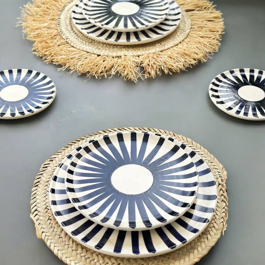 Black Sun Plate Set - Vibrant Dinnerware for Summer Dining-3