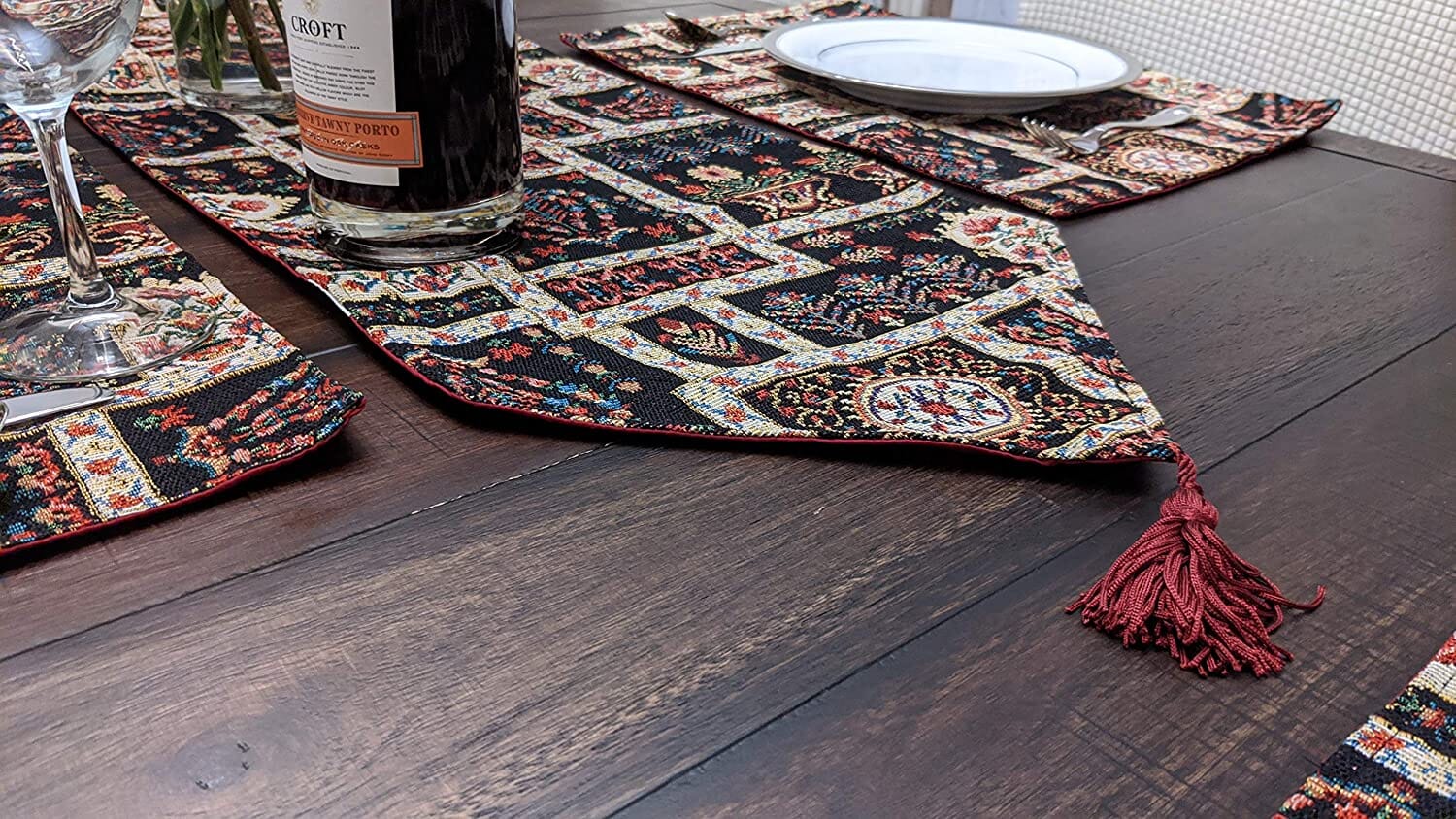 DaDalogy Bedding Elegant Woven Mughal Floral Tapestry Table Runner, Dark Noir Botanical Vintage Fleur (18197)