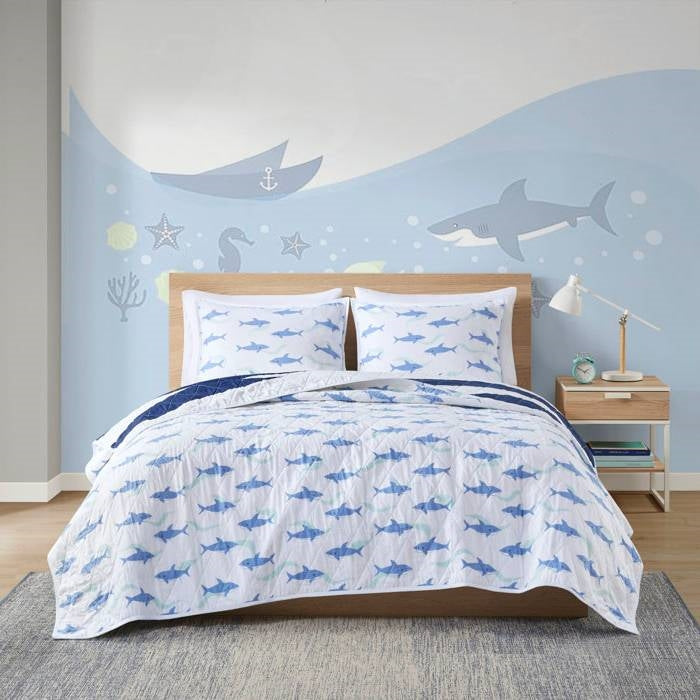 Full/Queen 3 Piece Coastal Reversible Navy Blue White Sharks Cotton Quilt Set-1