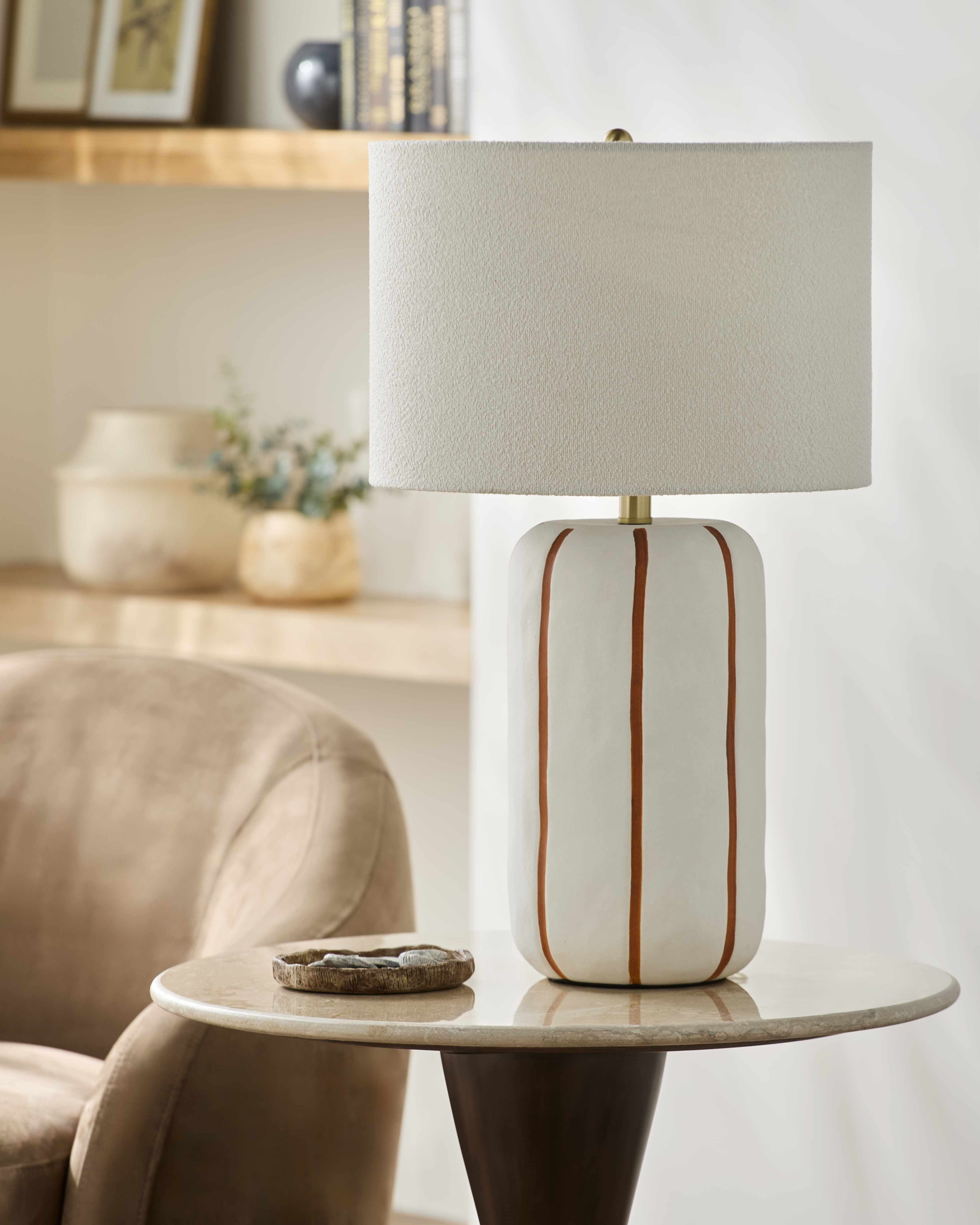 Blechepsin Cream Table Lamp-2