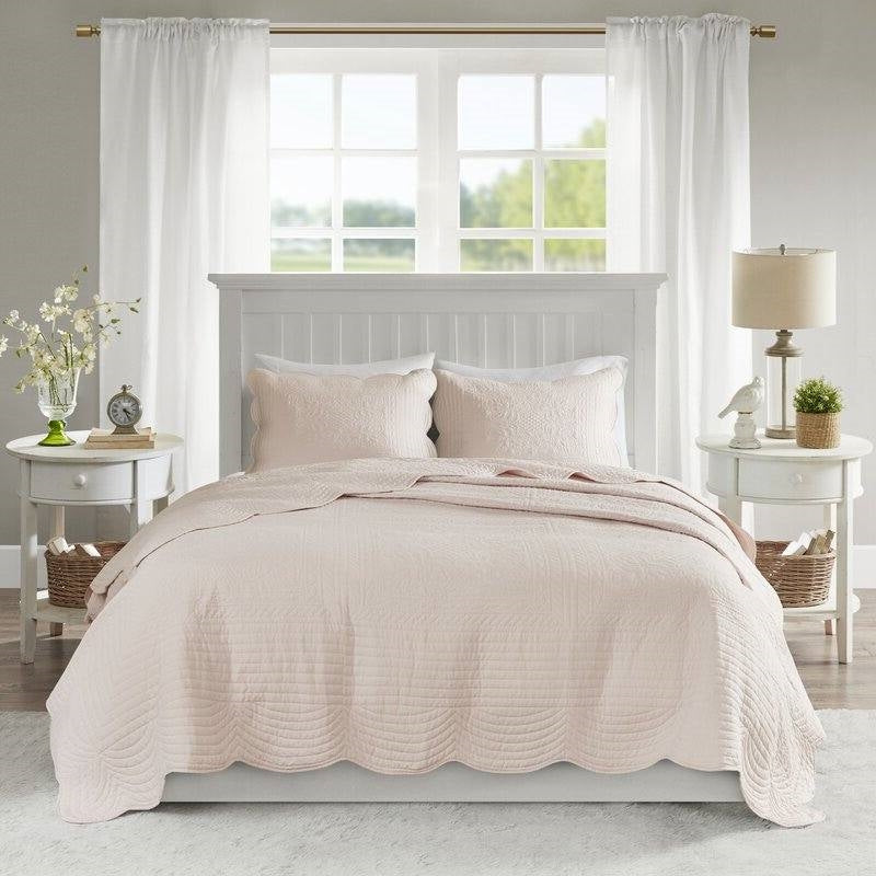 Full/Queen Size 3 Piece Reversible Scalloped Edges Microfiber Quilt Set in Blush-0