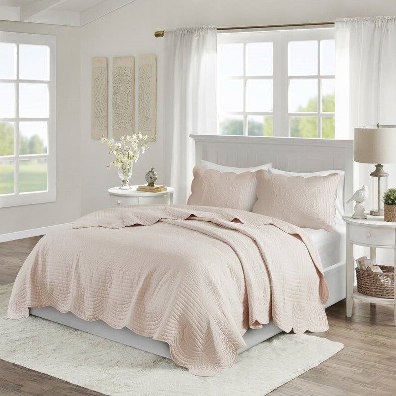 Full/Queen Size 3 Piece Reversible Scalloped Edges Microfiber Quilt Set in Blush-1