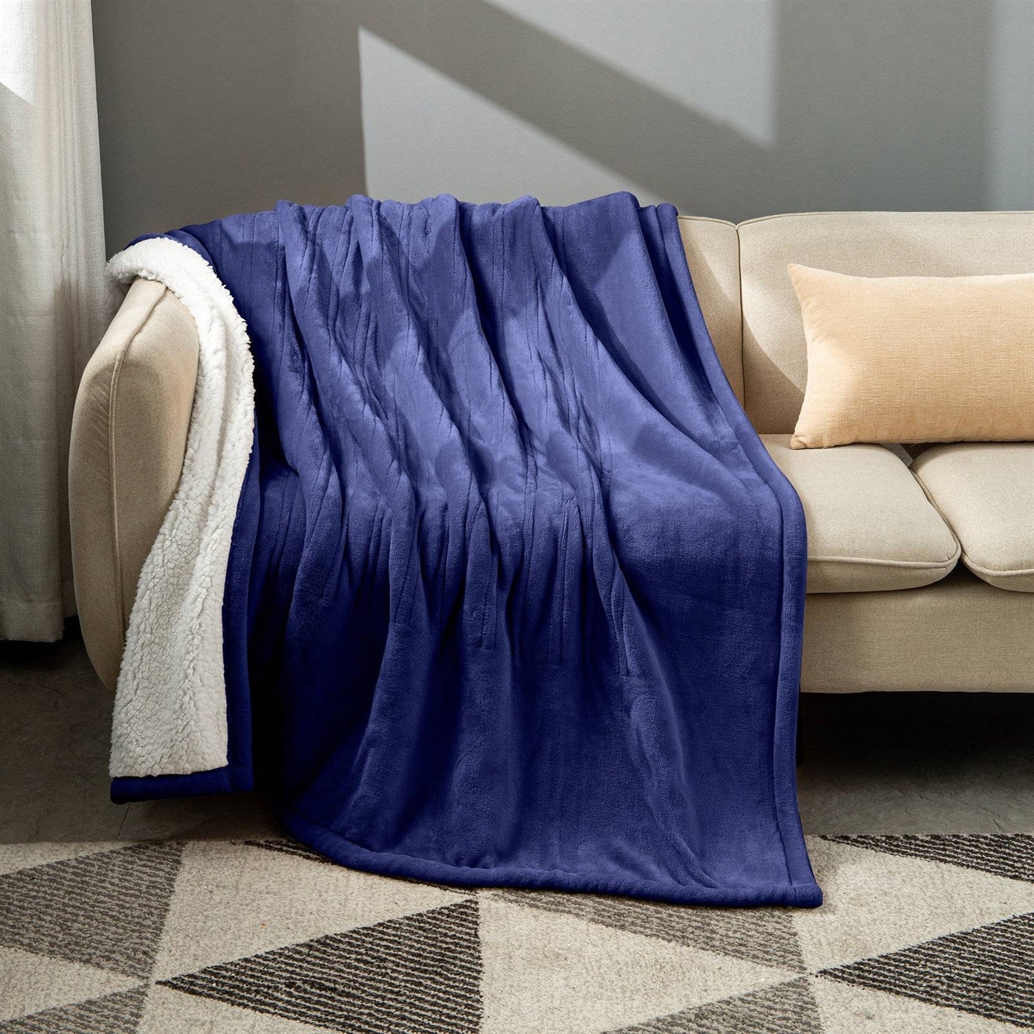 Heated Electric Sherpa Throw Blanket in Blue/White-1