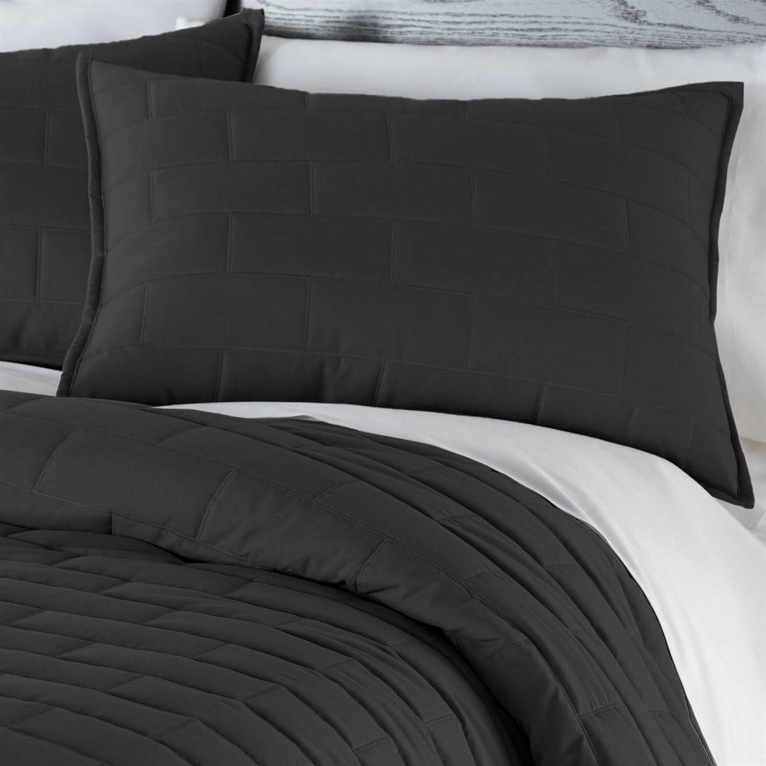 Full/Queen Modern Brick Stitch Microfiber Reversible 3 Piece Quilt Set in Black-0