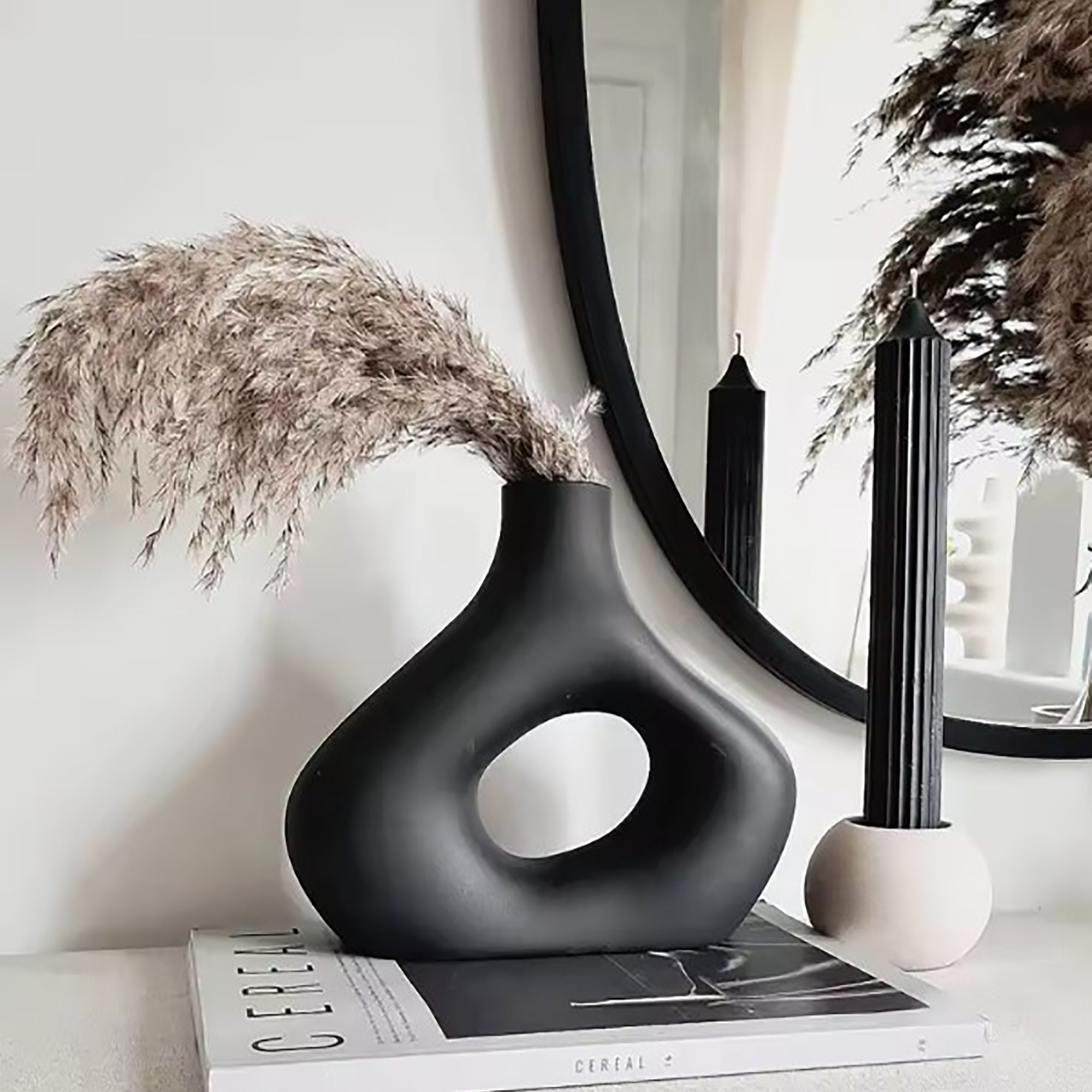 Cutout Vase-Black-1