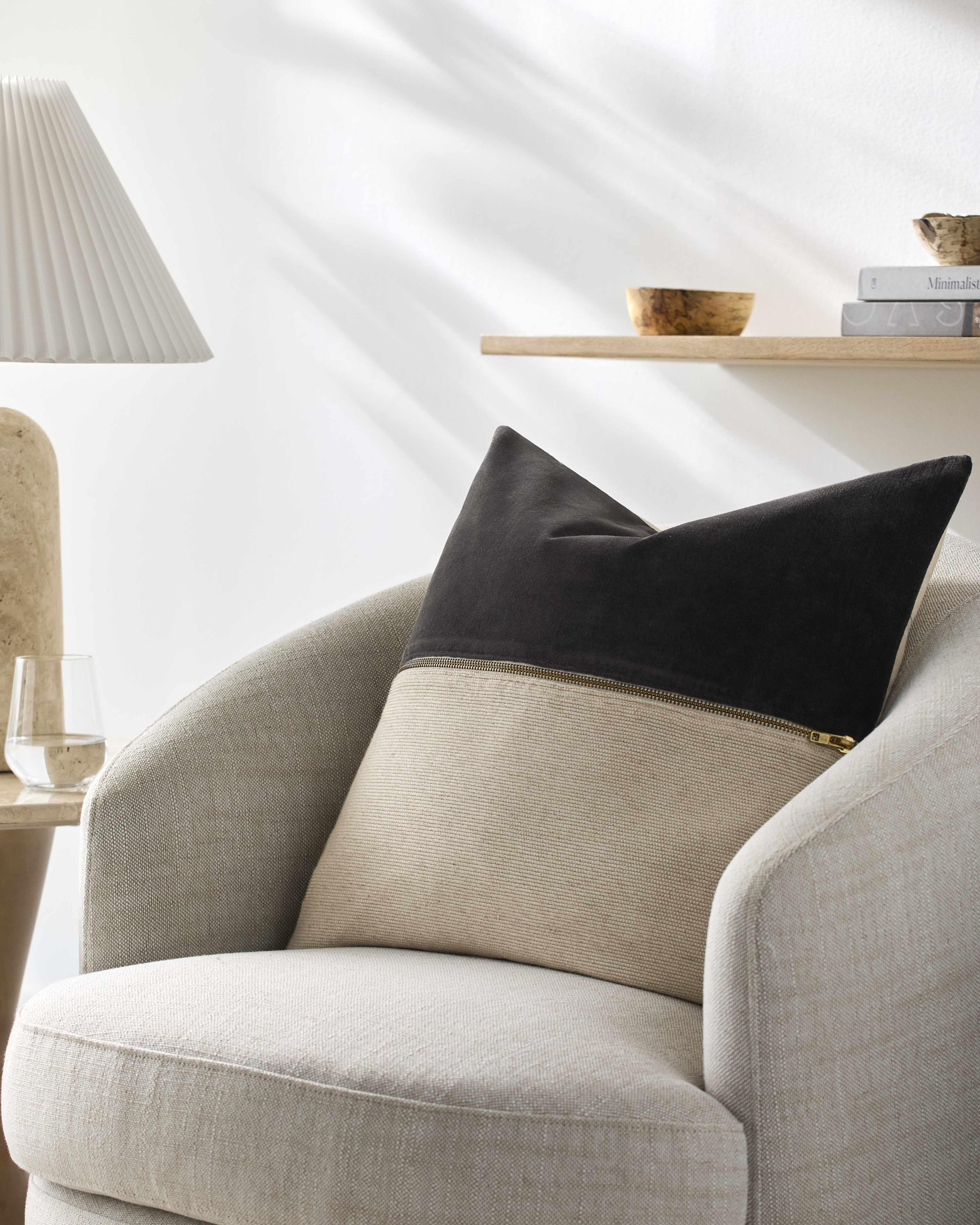 Corine Throw Pillow - PRHOMZ