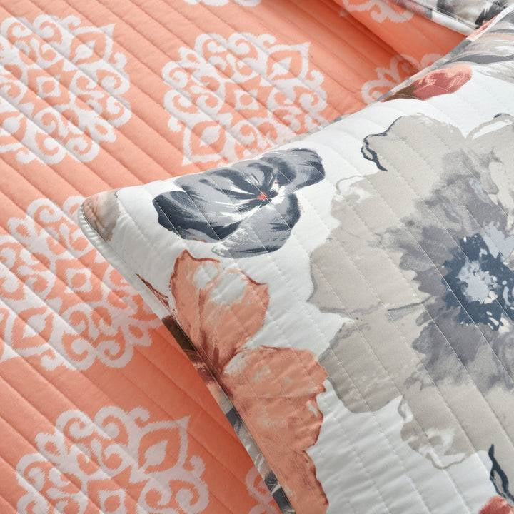 Full/Queen Coral Grey Flowers Lightweight Polyester Microfiber Quilt Set-2