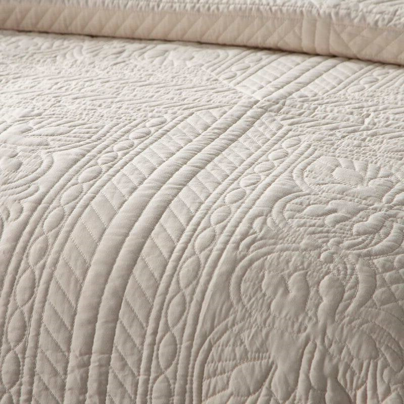 Full/Queen size 3-Piece Reversible Scalloped Edges Microfiber Quilt Set in Cream-3