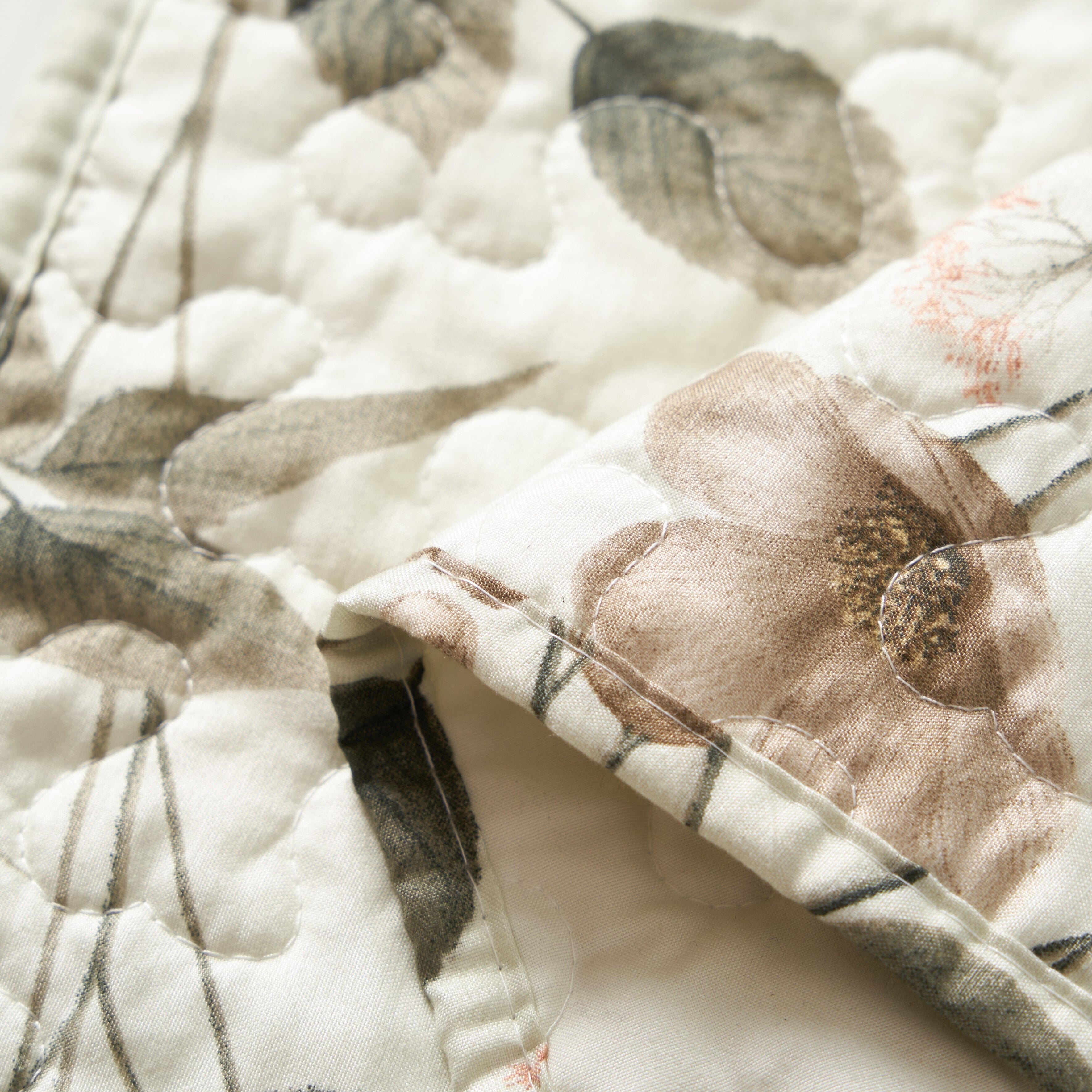 DaDalogy Enchanted Meadow Placemats - Set of 4, Floral Elegance in Beige, Rose, and Soft Green, Premium Soft Microfiber, Perfect for Any Meal, 13x19 Inches