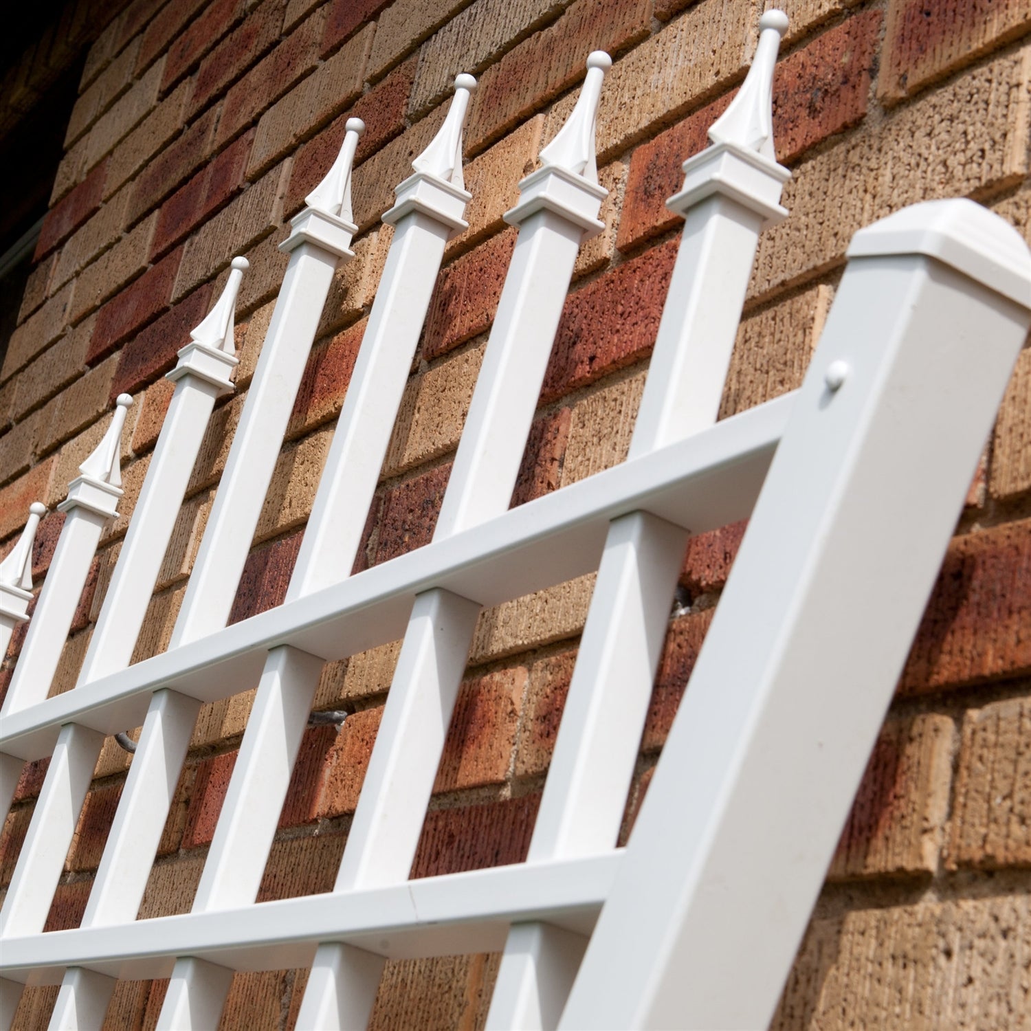 7.75 Ft Fan Shaped Garden Trellis with Pointed Finals in White Vinyl-2