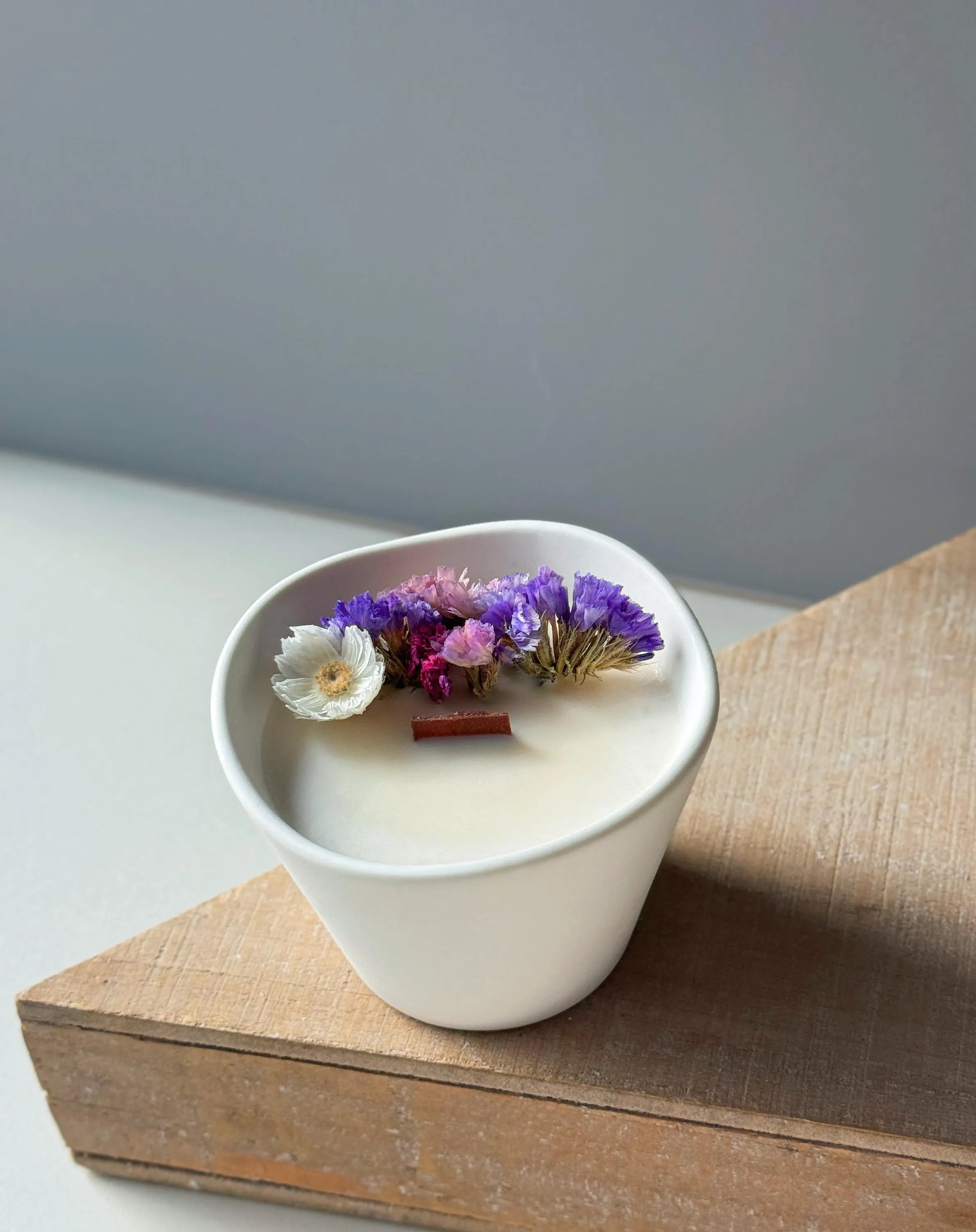 Dry Flower Decorated Soy Wax Candle-1