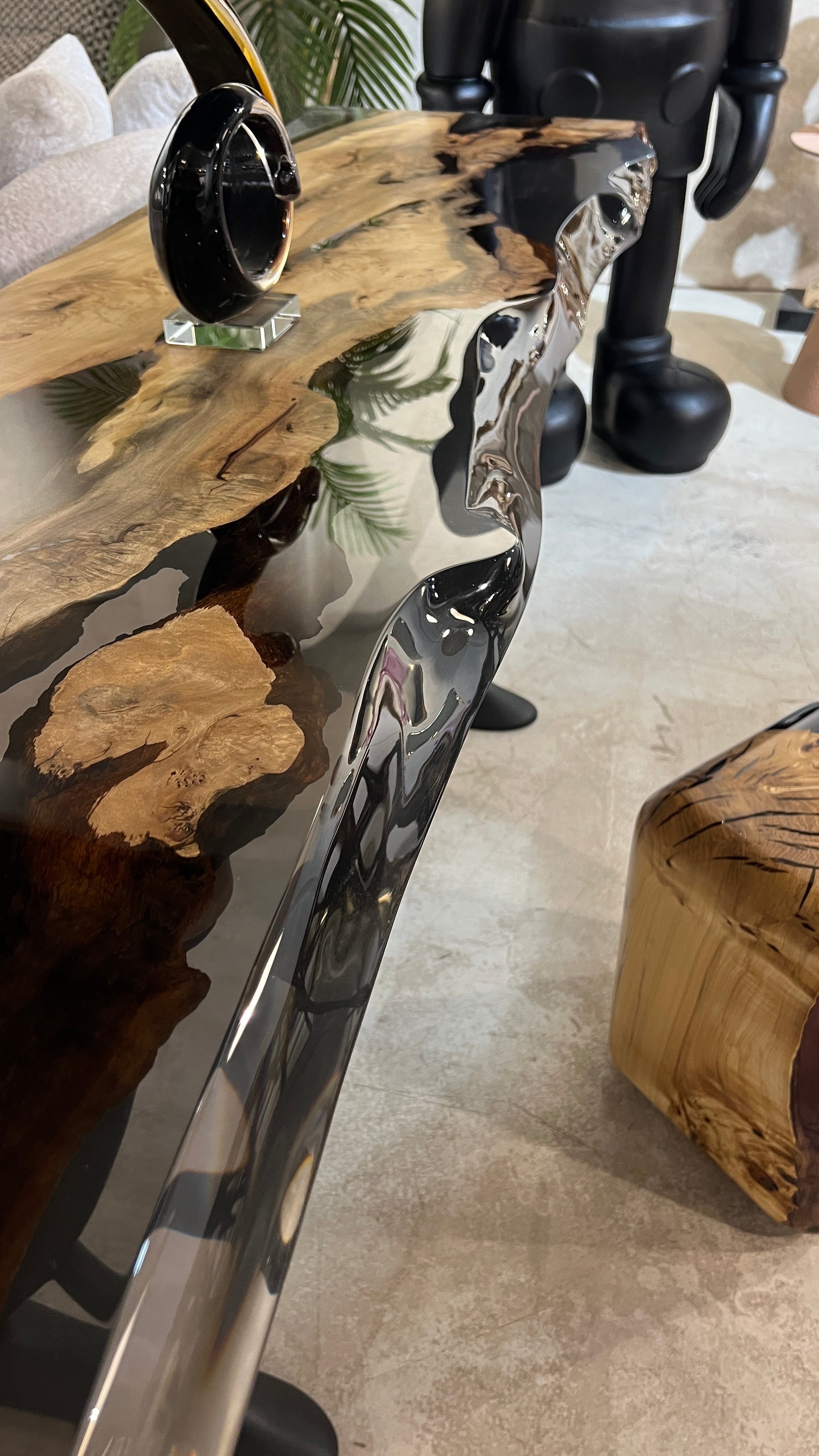 Resin Live Edge Console Table Made of Linden Wood - Foyer Table- Entryway Table