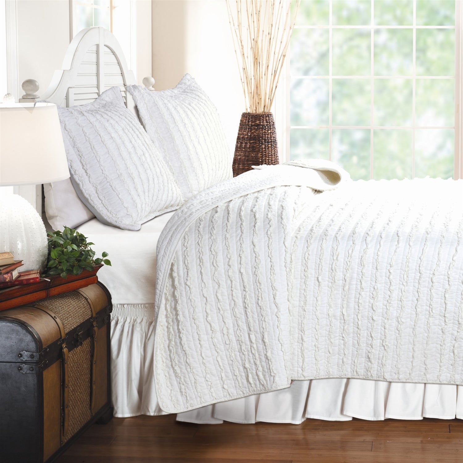 Full 3-Piece Quilt Set 100% Cotton White Ruffled Stripes Reversible-0