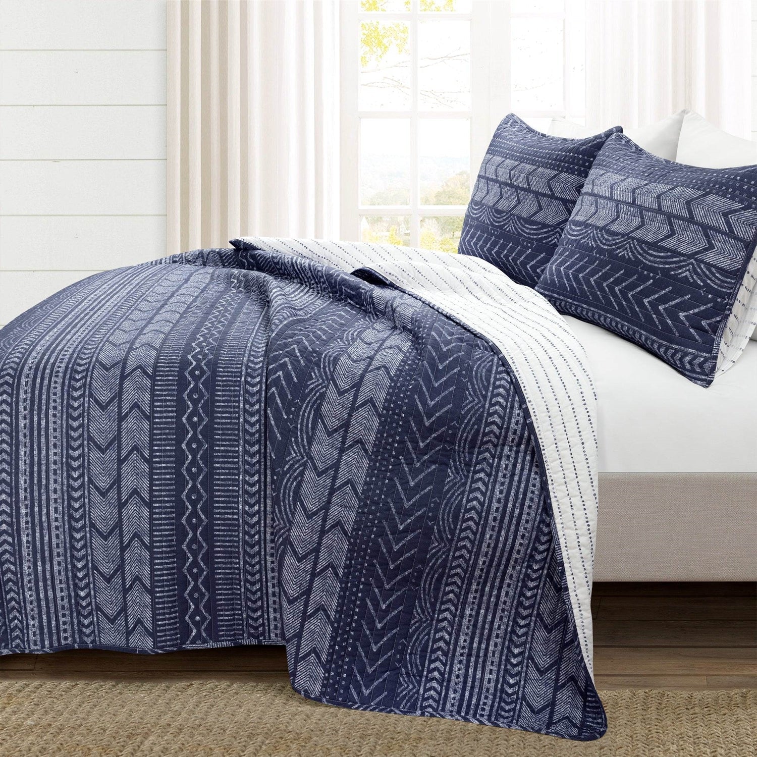 Full/Queen Scandinavian Chevron Navy Blue White Reversible Cotton Quilt Set-1