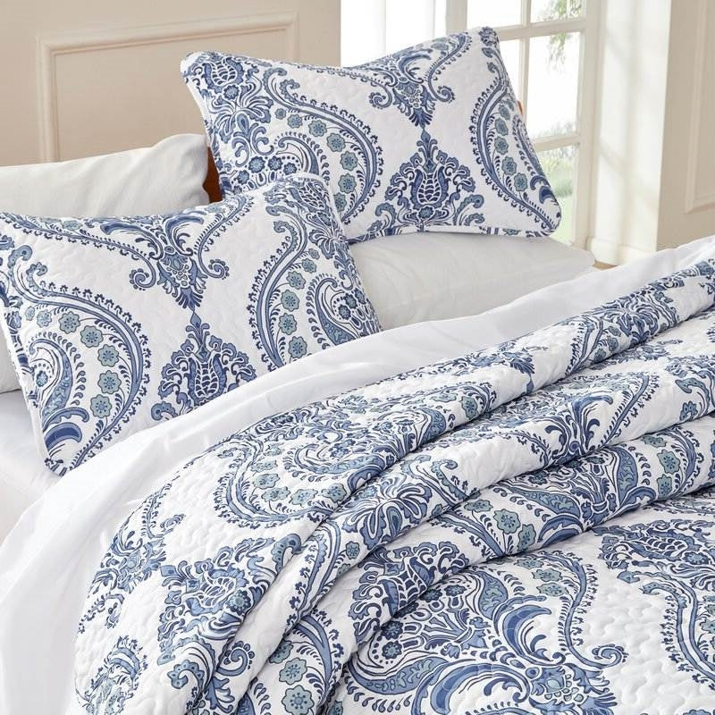 Full/Queen Size Soft Microfiber Reversible Blue/White Baroque Design Quilt Set-1