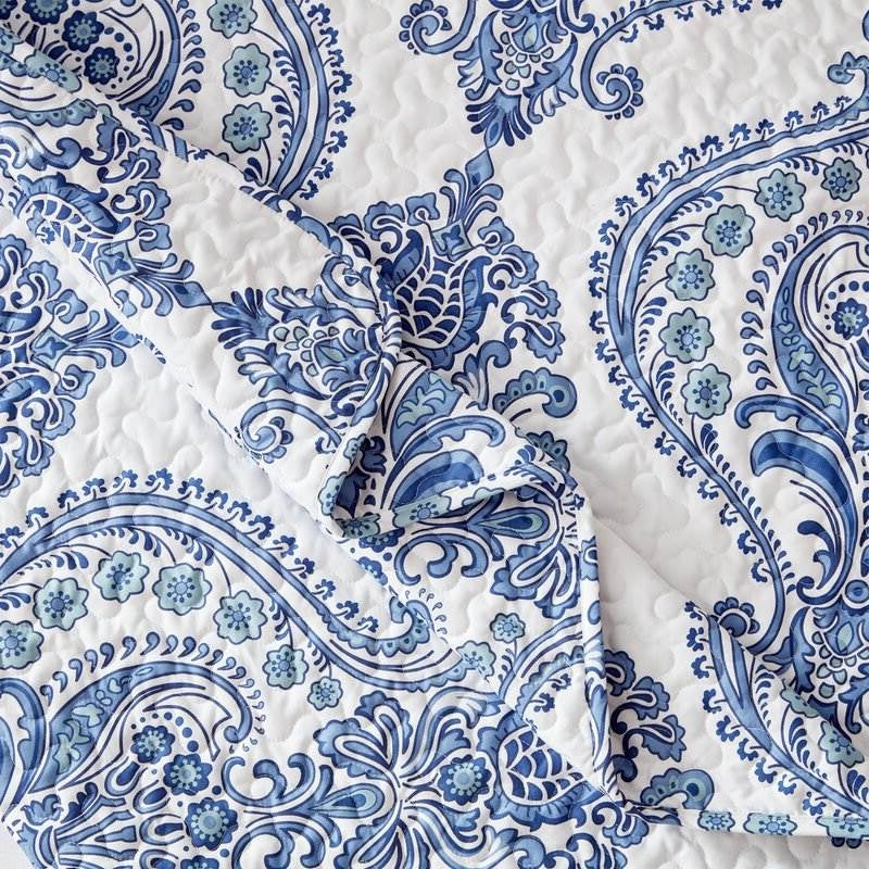 Full/Queen Size Soft Microfiber Reversible Blue/White Baroque Design Quilt Set-2