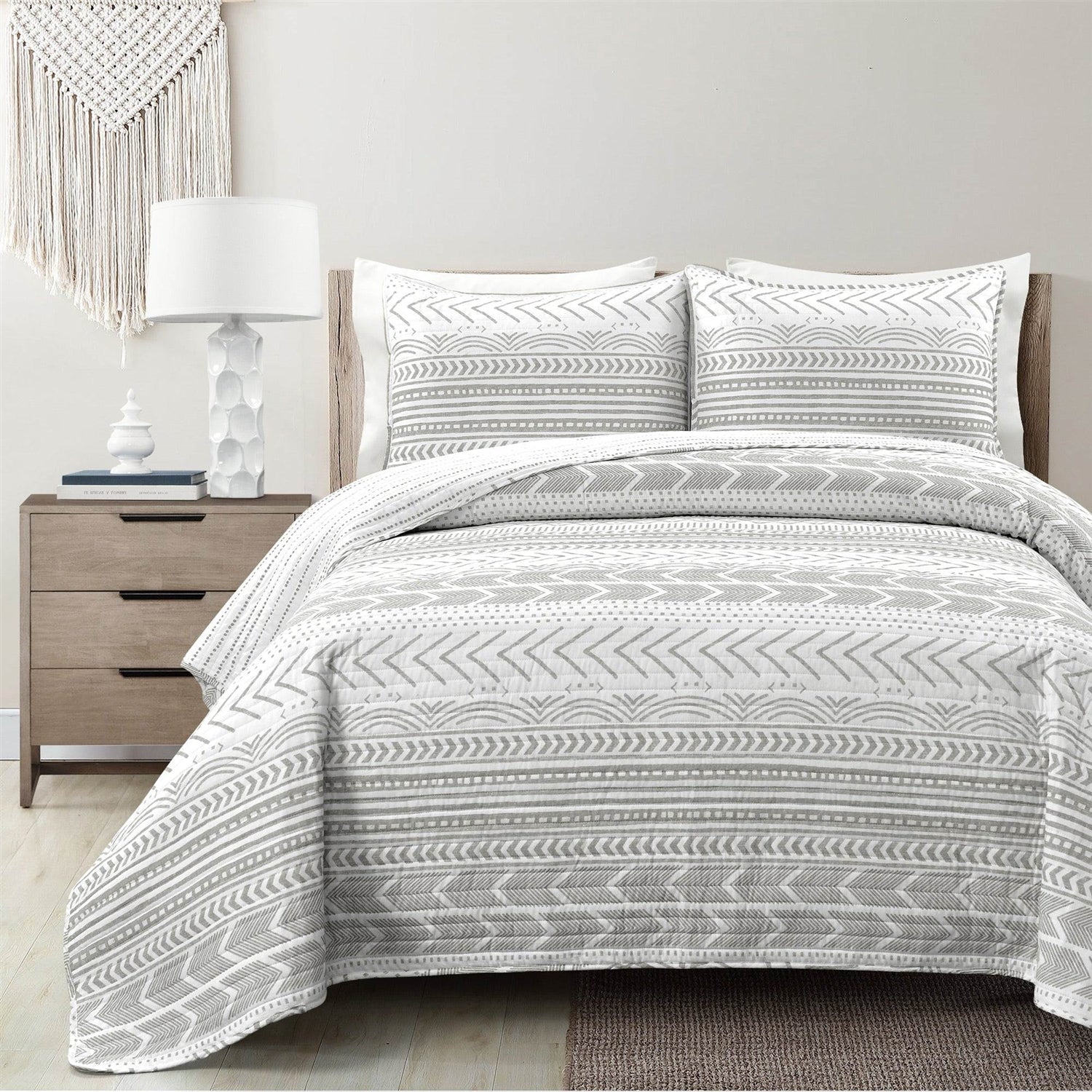 Full/Queen Scandinavian Chevron Grey White Reversible Cotton Quilt Set-0