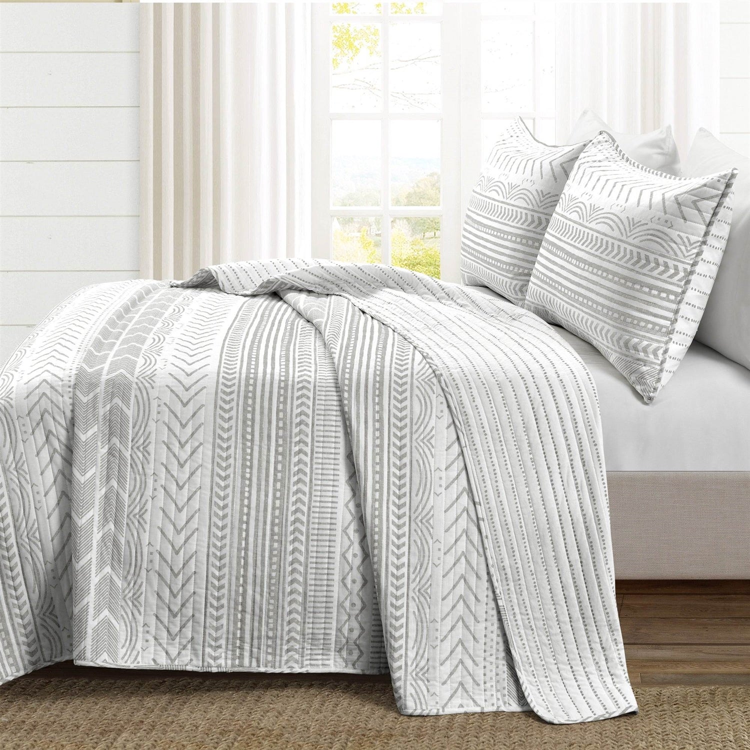 Full/Queen Scandinavian Chevron Grey White Reversible Cotton Quilt Set-1