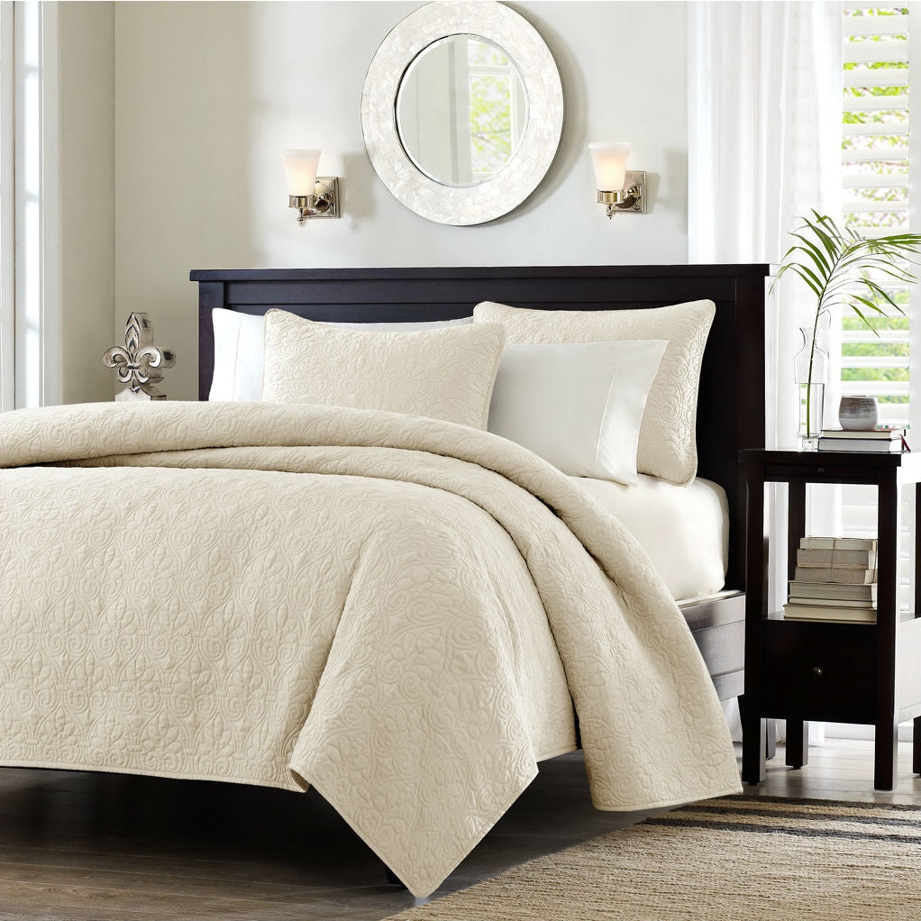 Full / Queen Ivory Beige Quilted Coverlet Quilt Set with 2 Shams-1