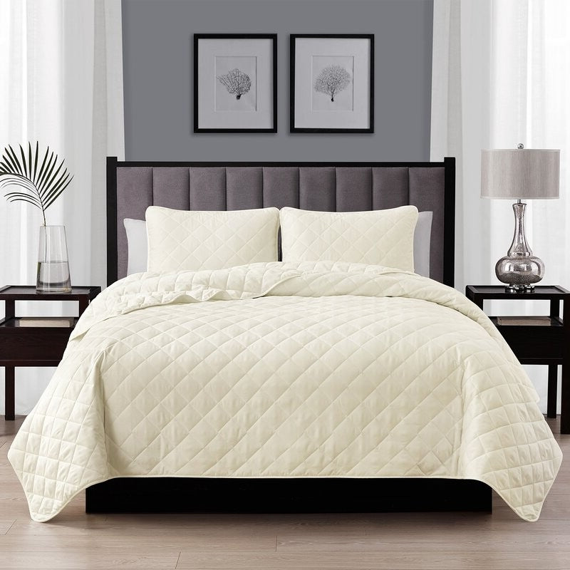 Full Queen 3-Piece Ivory Polyester Microfiber Reversible Diamond Quilt Set-0