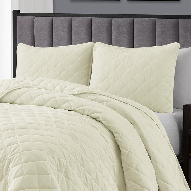 Full Queen 3-Piece Ivory Polyester Microfiber Reversible Diamond Quilt Set-2