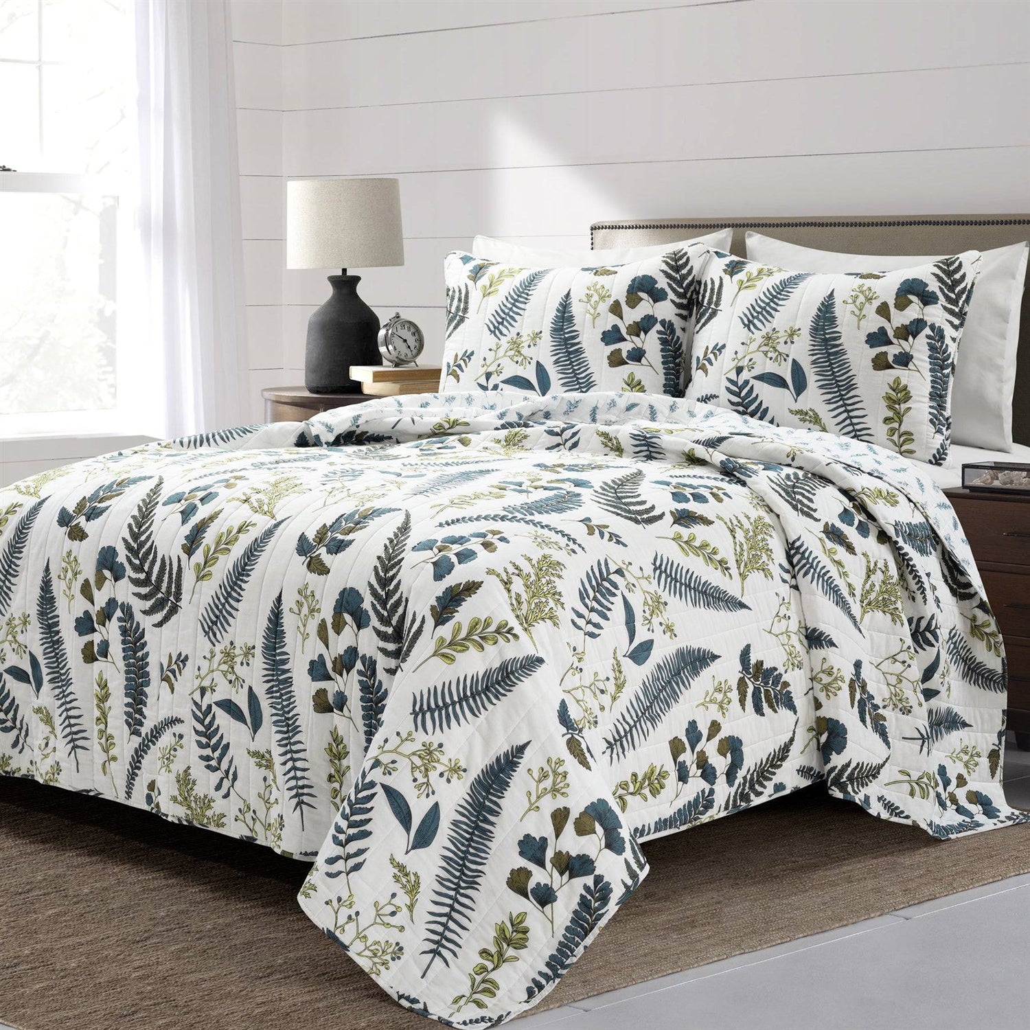 Full/Queen Reversible Cotton Lightweight Floral Fern Leaves 3 Piece Quilt Set-0