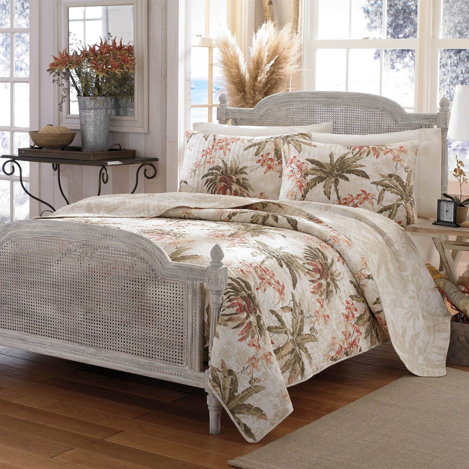 Full / Queen Cotton Coastal Palm Tree Floral 3 Piece Reversible Quilt Set-0