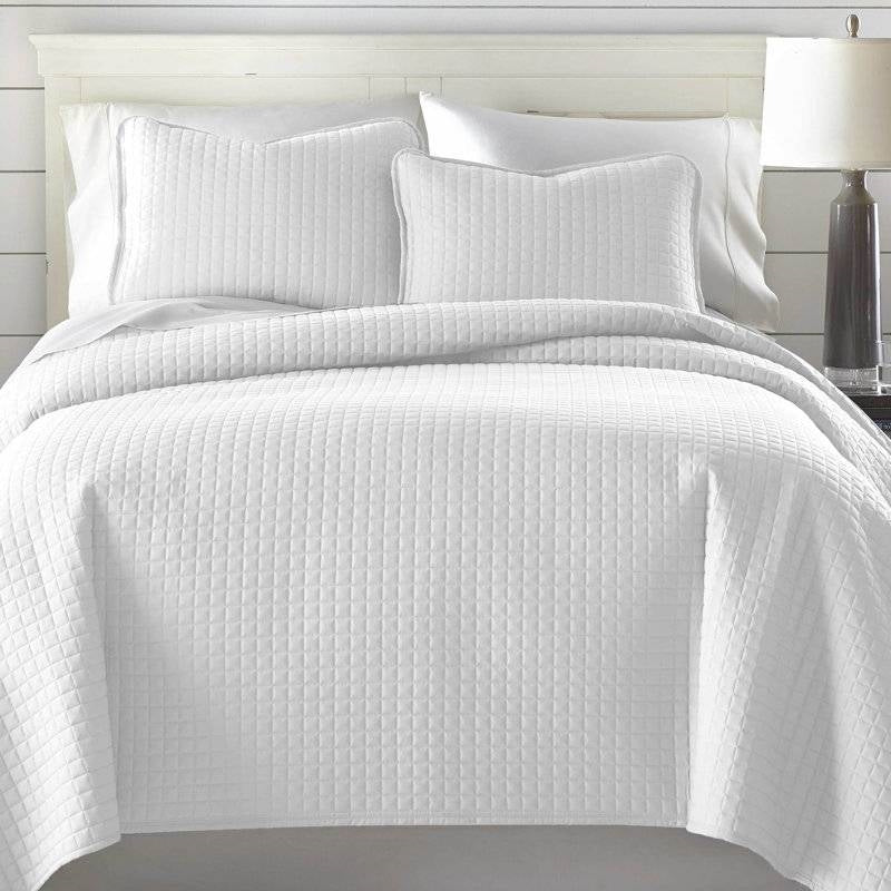 Twin/Twin XL Lightweight White Ultra Soft 2-Piece Microfiber Quilt Set-0